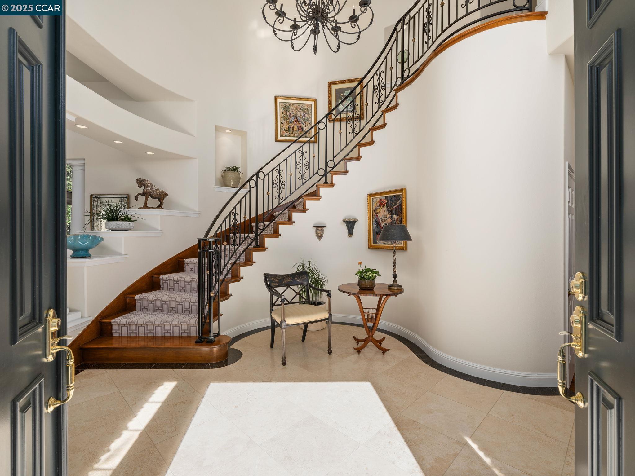 Detail Gallery Image 16 of 60 For 5475 Blackhawk Dr, Danville,  CA 94506 - 5 Beds | 4/1 Baths