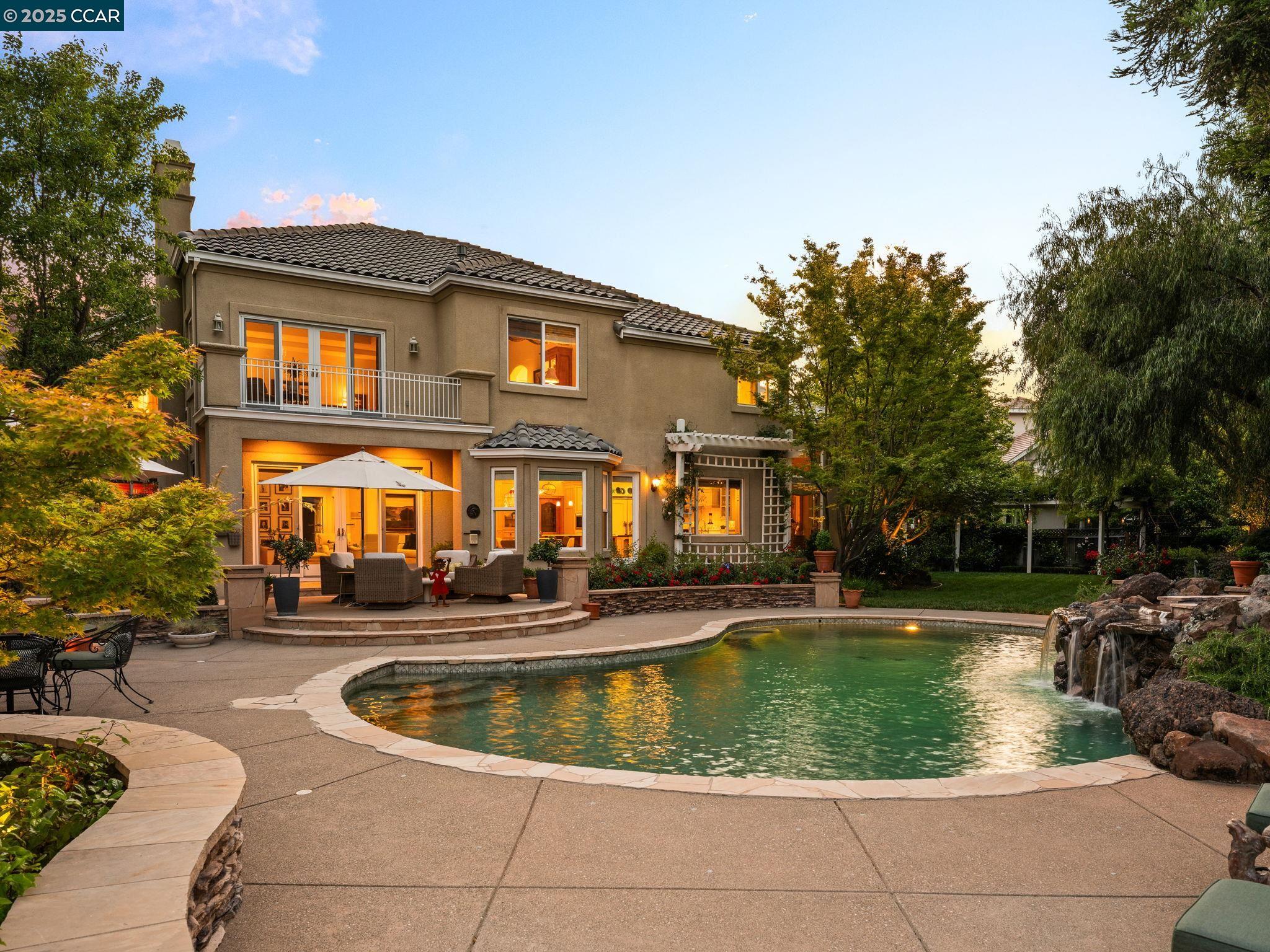 Detail Gallery Image 5 of 60 For 5475 Blackhawk Dr, Danville,  CA 94506 - 5 Beds | 4/1 Baths