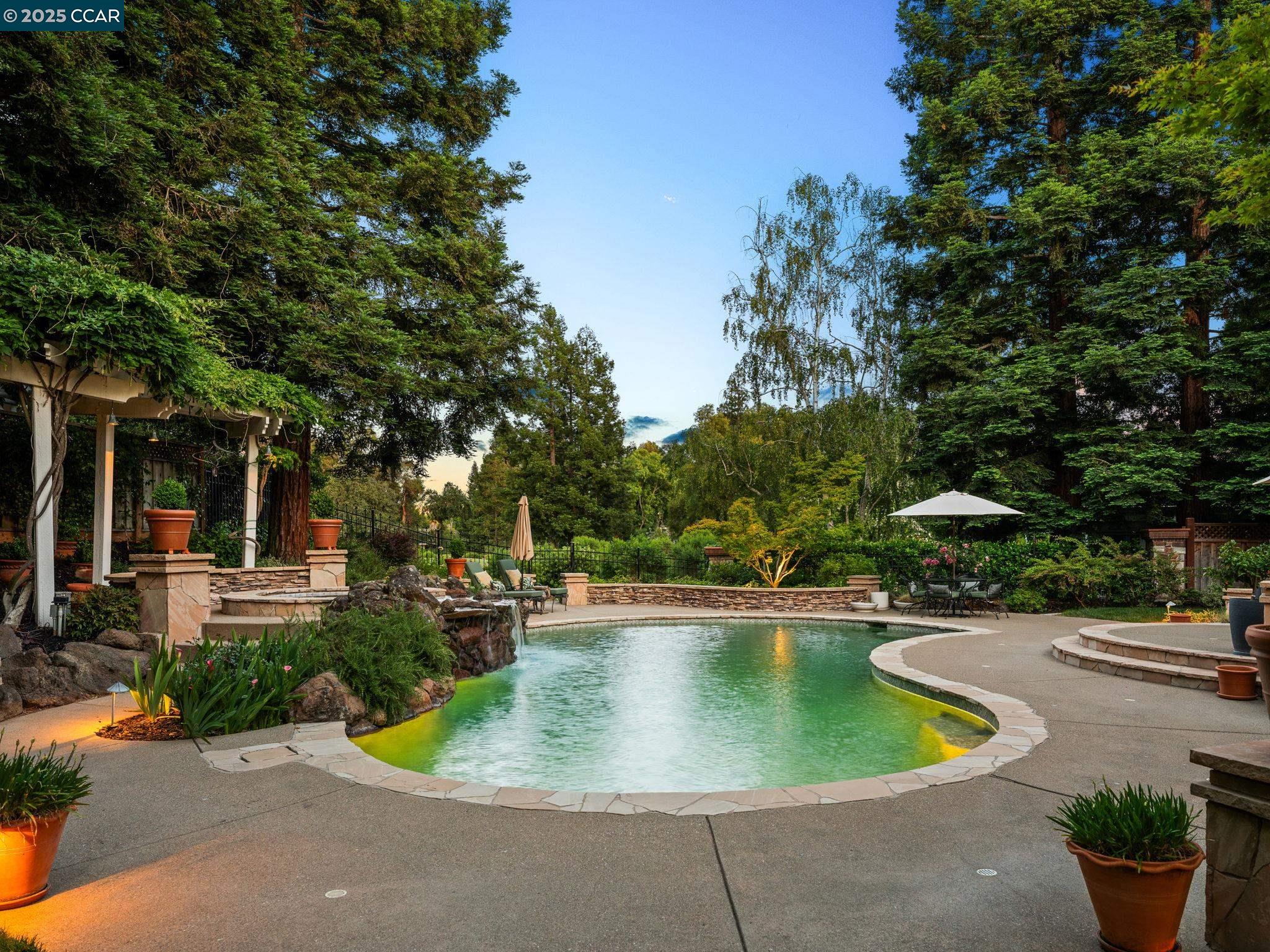 Detail Gallery Image 8 of 60 For 5475 Blackhawk Dr, Danville,  CA 94506 - 5 Beds | 4/1 Baths