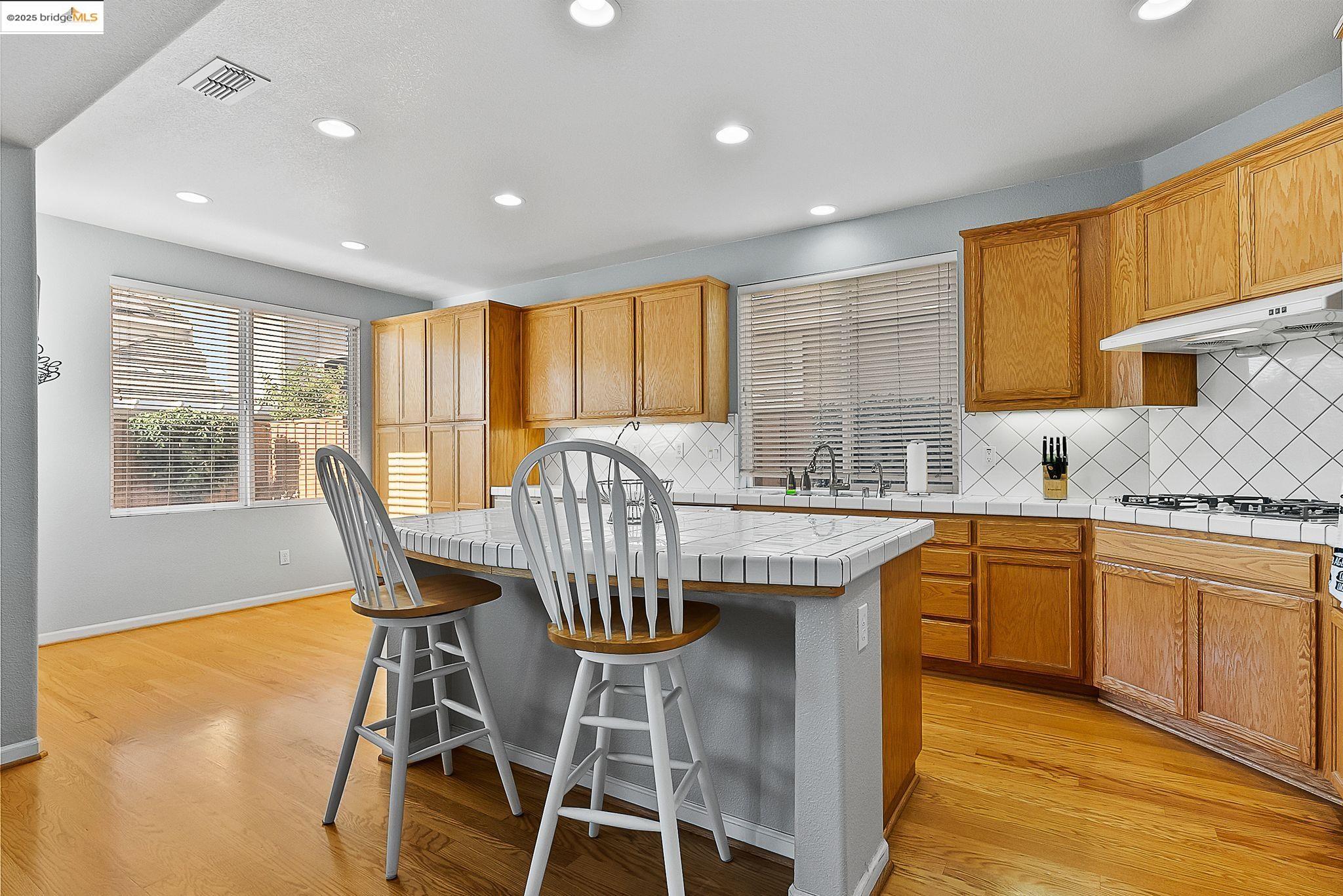 Detail Gallery Image 3 of 32 For 217 Dorchester Ct, Discovery Bay,  CA 94505 - 5 Beds | 4/1 Baths