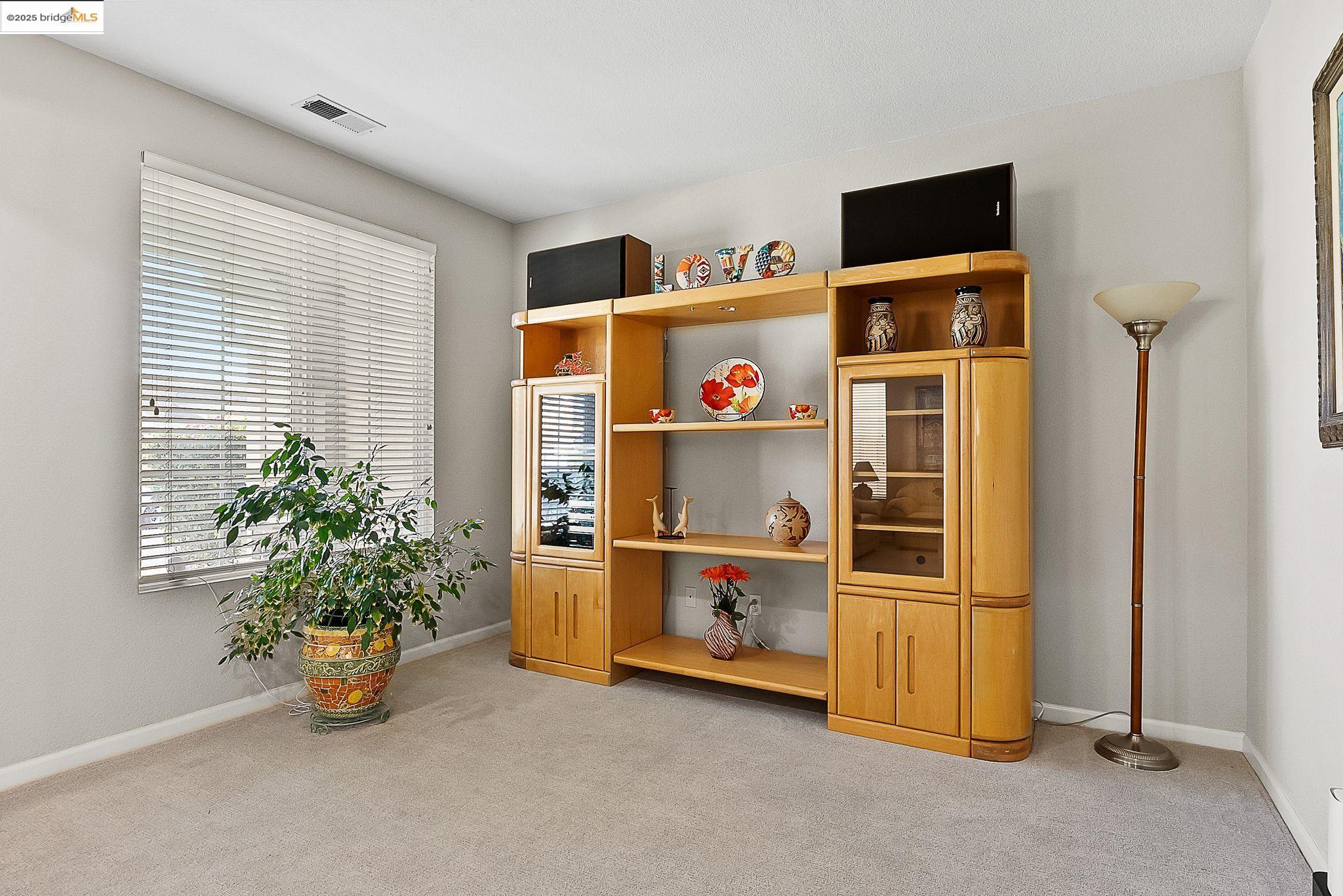 Detail Gallery Image 9 of 32 For 217 Dorchester Ct, Discovery Bay,  CA 94505 - 5 Beds | 4/1 Baths