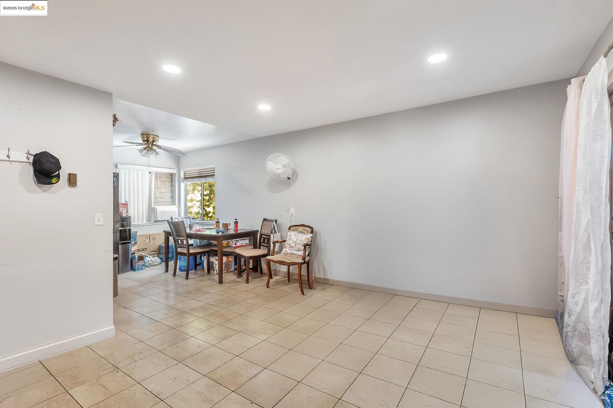 Detail Gallery Image 31 of 52 For 745 Reseda Dr, Sunnyvale,  CA 94087 - – Beds | – Baths