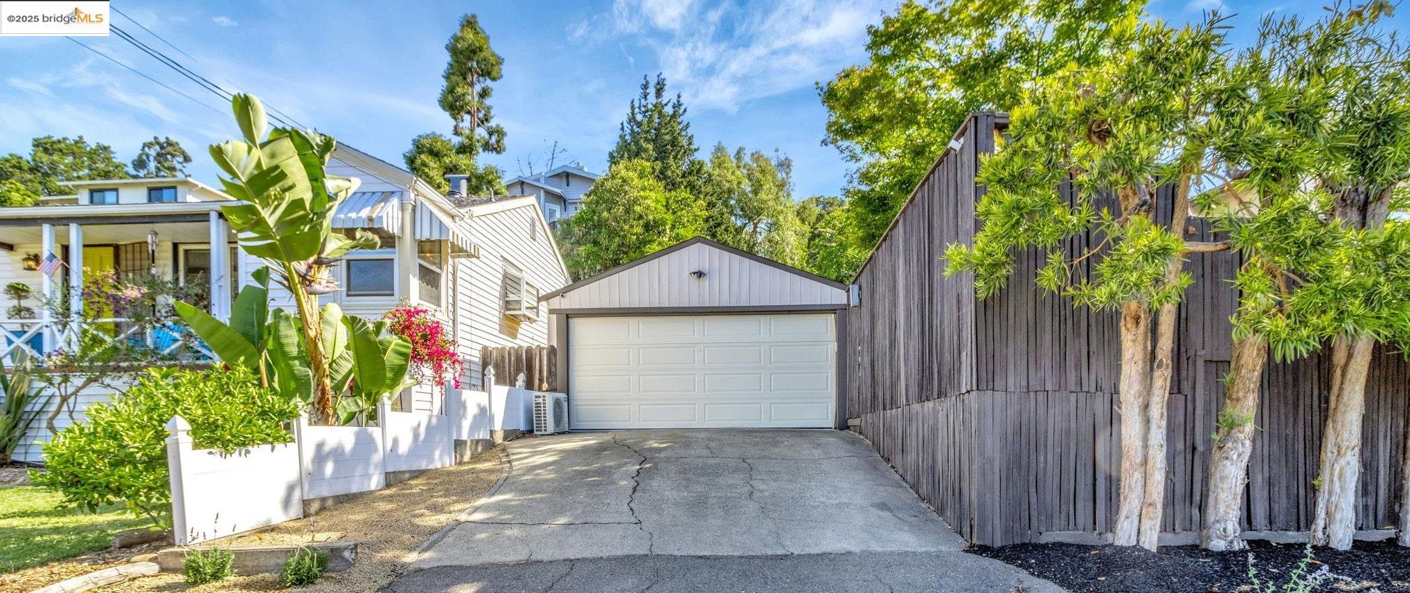 4053 Huntington, Oakland, California 94619, 3 Bedrooms Bedrooms, 6 Rooms Rooms,2 BathroomsBathrooms,Residential Lease,For Rent,4053 Huntington,41102701