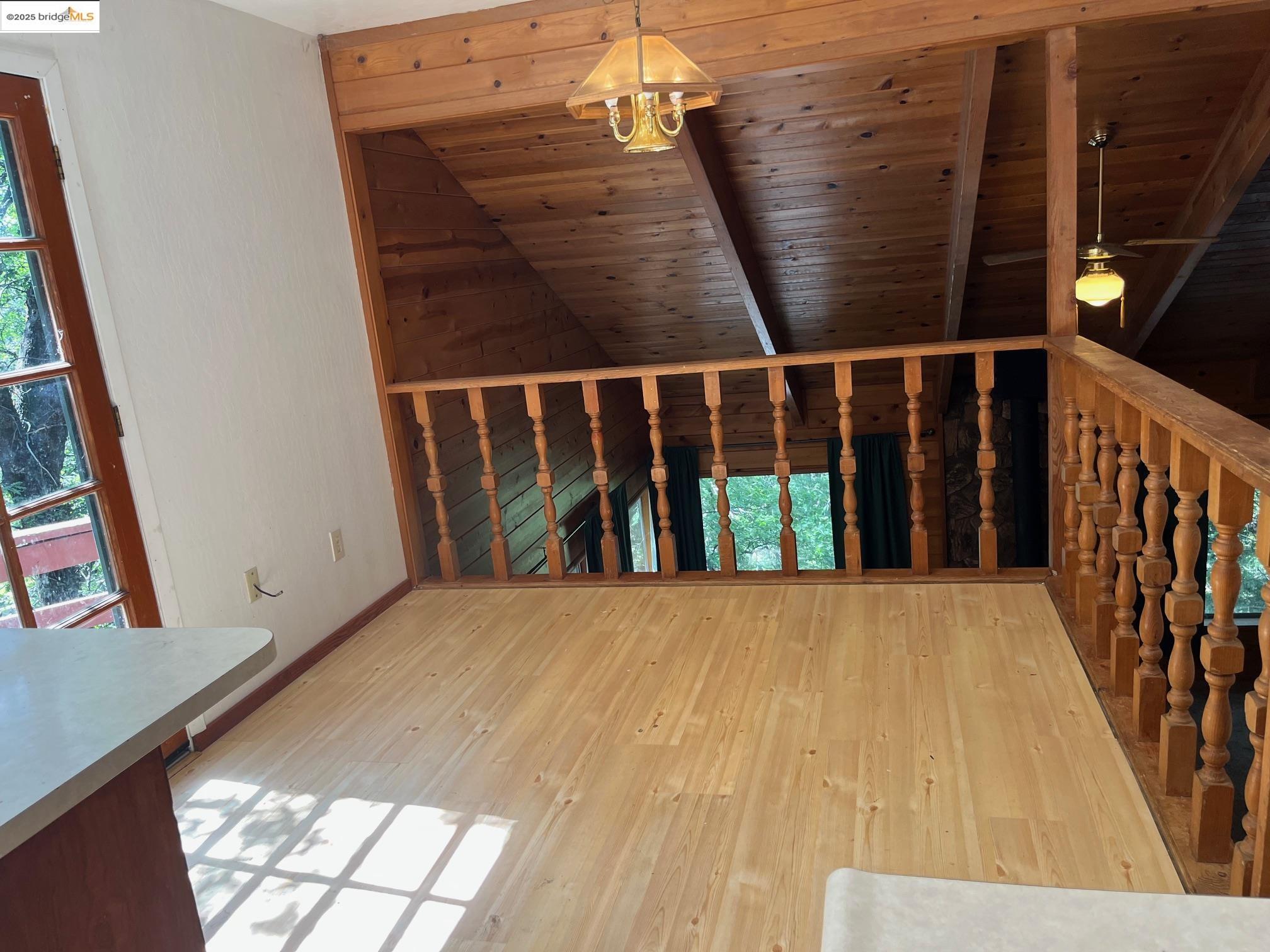Detail Gallery Image 13 of 28 For 23282 Bluebird Hill Road, Twain Harte,  CA 95383 - 3 Beds | 3 Baths