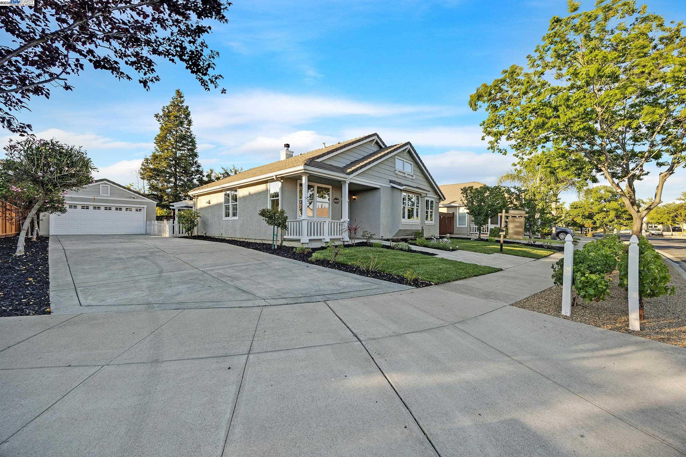 Detail Gallery Image 3 of 42 For 6424 Altamar Cir., Livermore,  CA 94550 - 4 Beds | 2 Baths