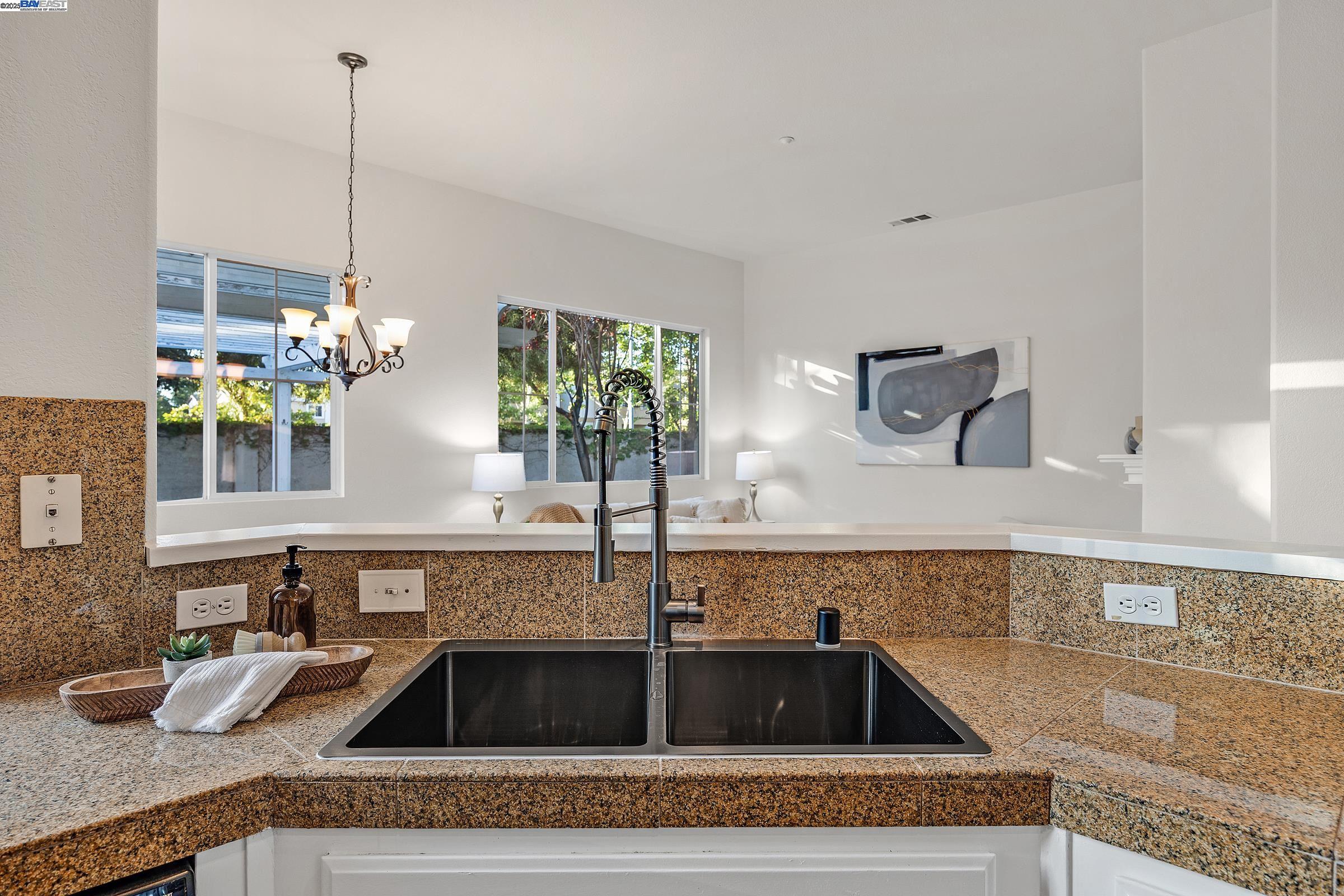 Detail Gallery Image 9 of 42 For 6424 Altamar Cir., Livermore,  CA 94550 - 4 Beds | 2 Baths