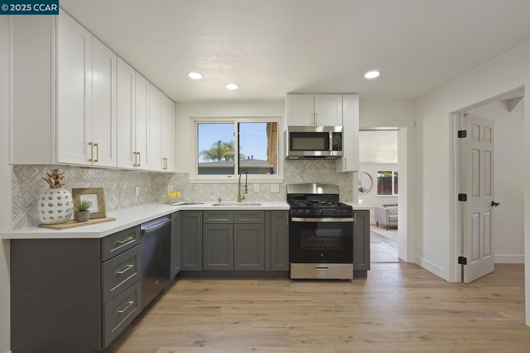 Detail Gallery Image 9 of 28 For 757 E 16th Street, Marysville,  CA 95901 - 3 Beds | 1 Baths