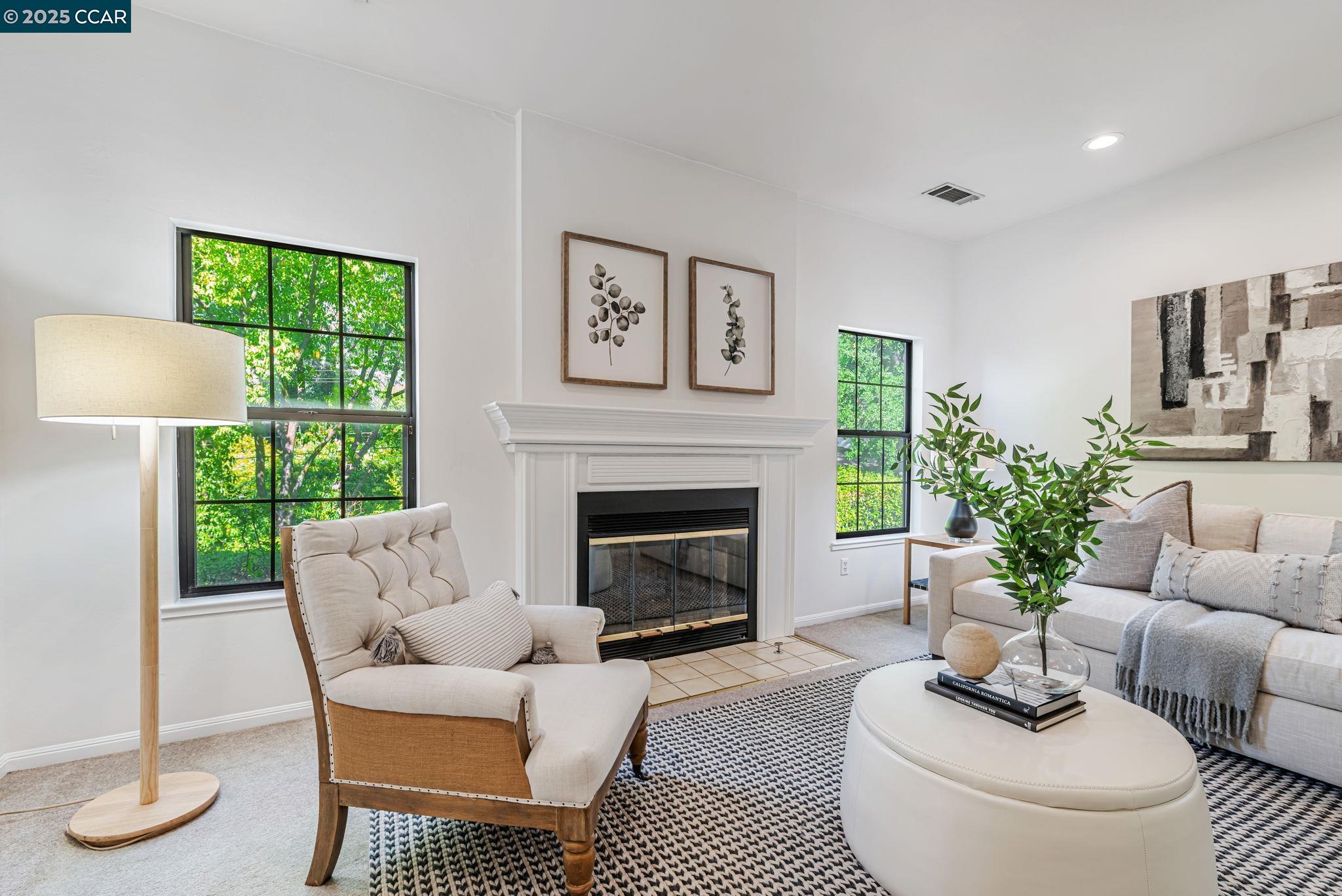 Detail Gallery Image 2 of 45 For 61 Alberta Ter, Walnut Creek,  CA 94596 - 3 Beds | 2/1 Baths
