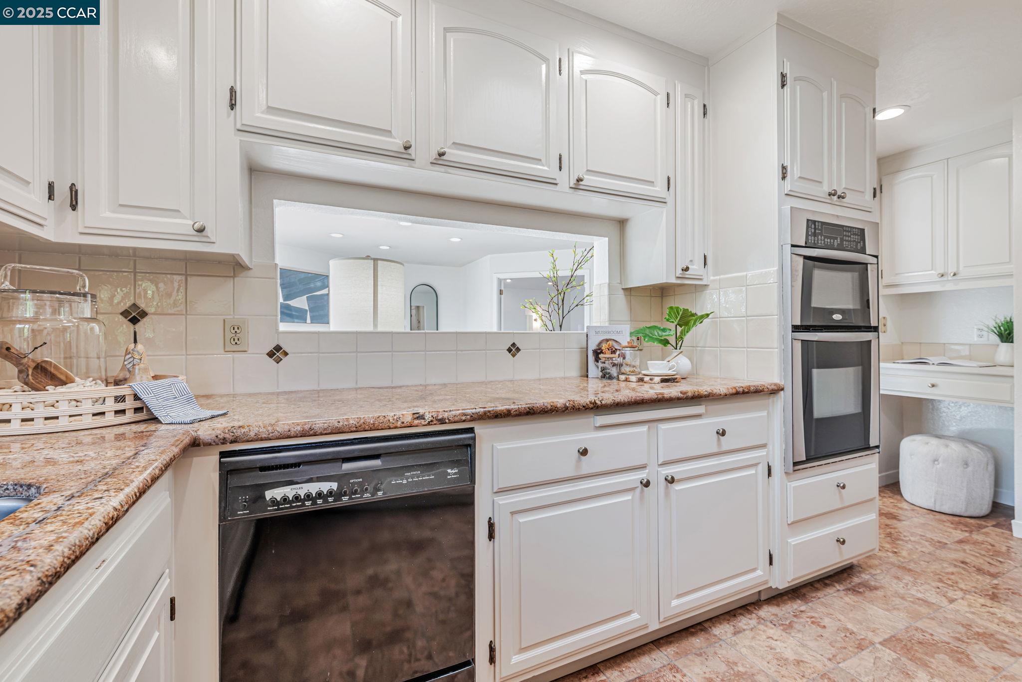 Detail Gallery Image 13 of 45 For 61 Alberta Ter, Walnut Creek,  CA 94596 - 3 Beds | 2/1 Baths
