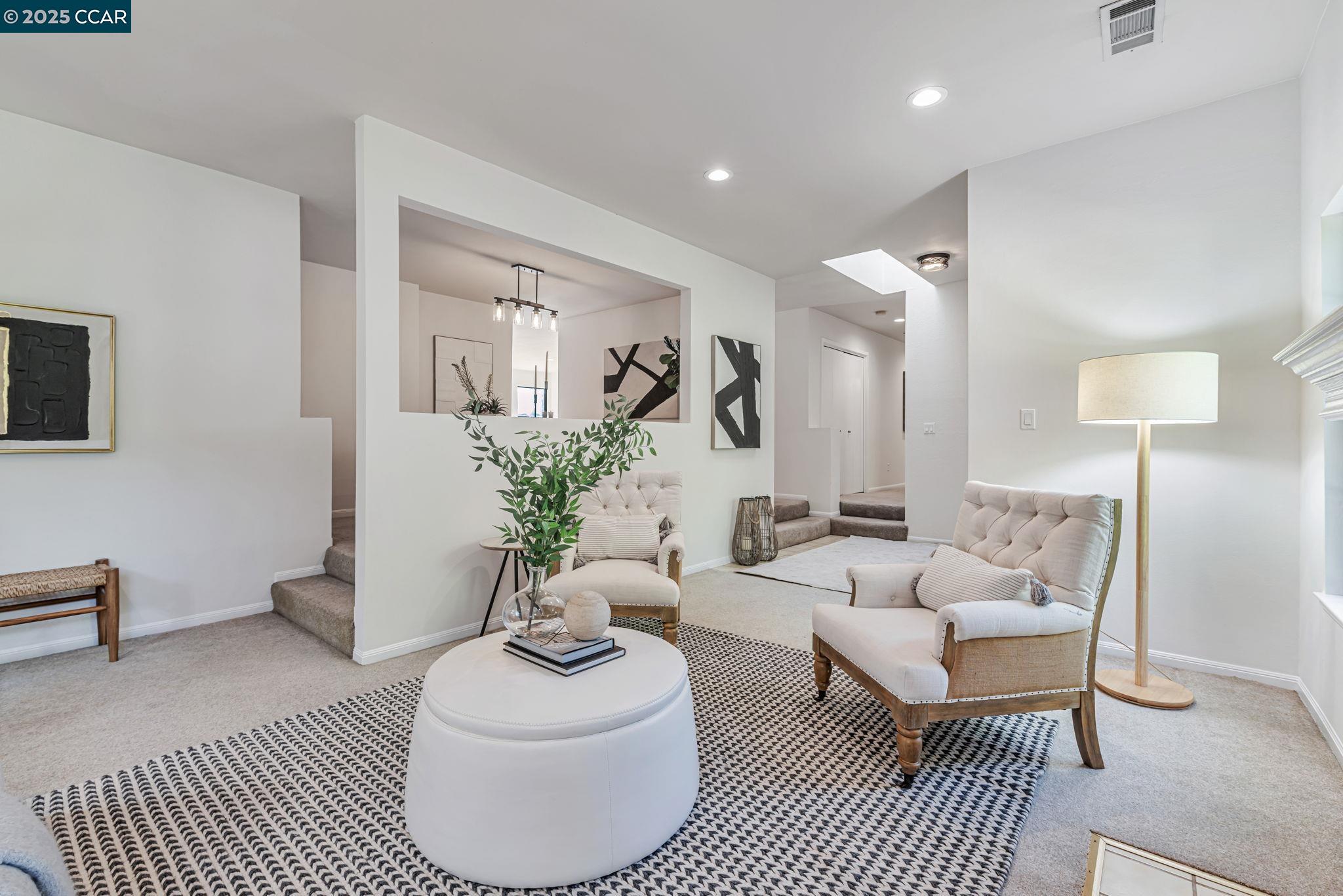 Detail Gallery Image 3 of 45 For 61 Alberta Ter, Walnut Creek,  CA 94596 - 3 Beds | 2/1 Baths