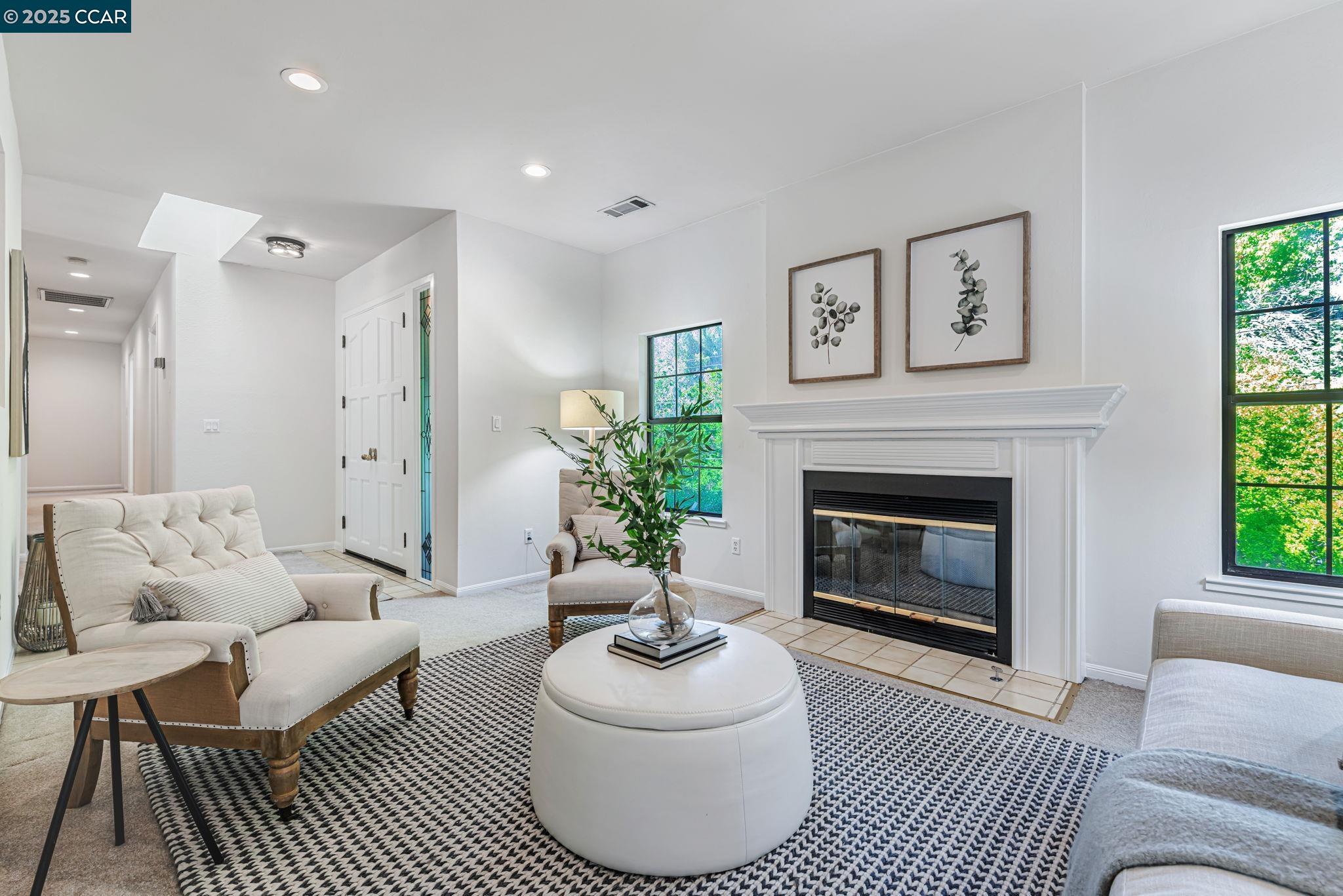 Detail Gallery Image 4 of 45 For 61 Alberta Ter, Walnut Creek,  CA 94596 - 3 Beds | 2/1 Baths