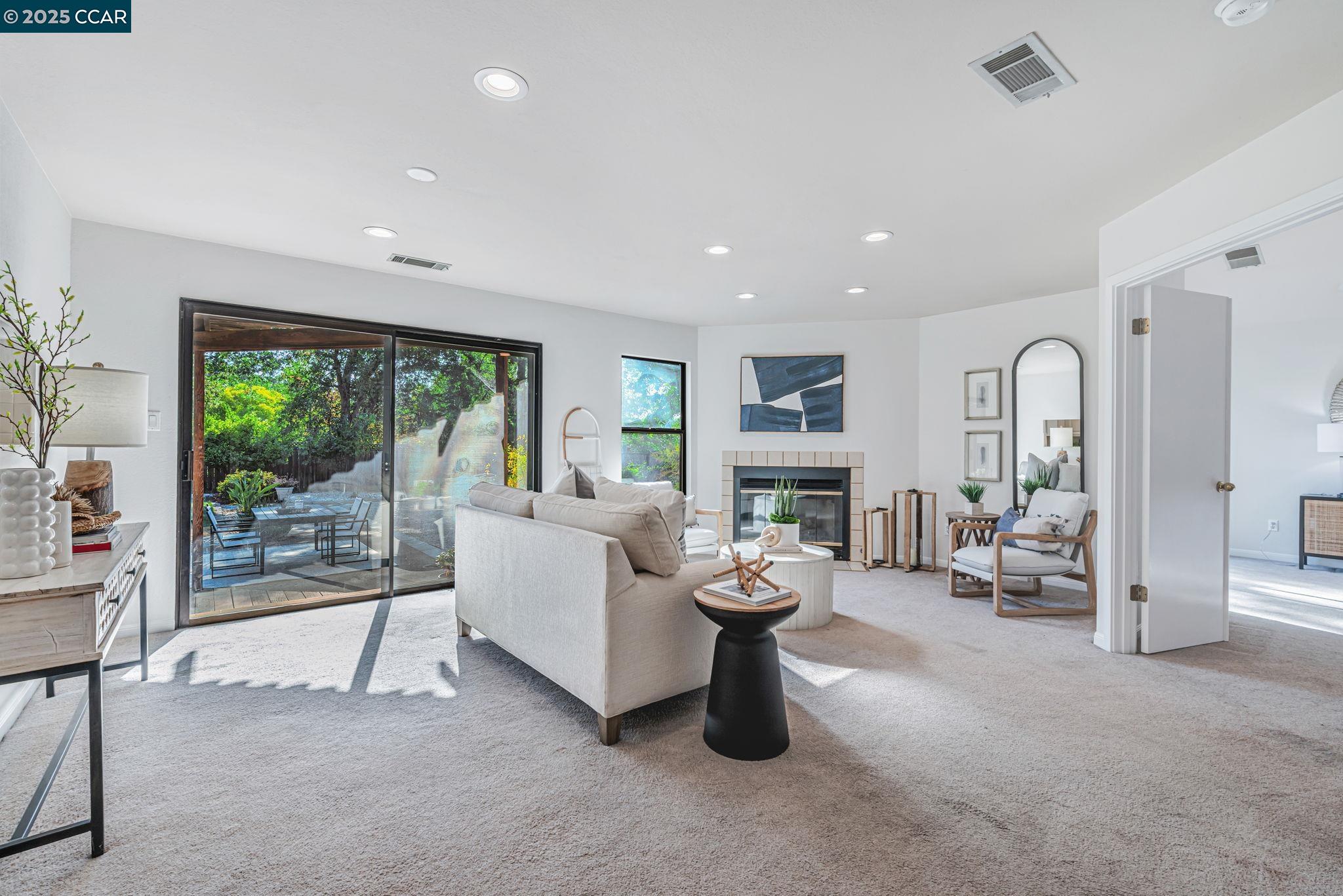Detail Gallery Image 5 of 45 For 61 Alberta Ter, Walnut Creek,  CA 94596 - 3 Beds | 2/1 Baths