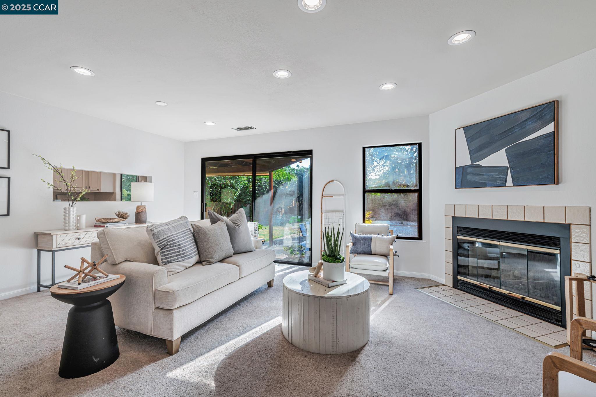 Detail Gallery Image 6 of 45 For 61 Alberta Ter, Walnut Creek,  CA 94596 - 3 Beds | 2/1 Baths