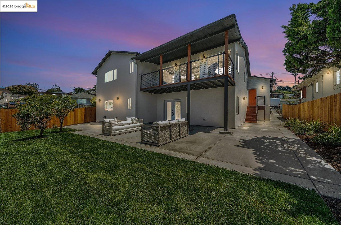 Detail Gallery Image 2 of 60 For 713 Midcrest Way, El Cerrito,  CA 94530 - 4 Beds | 4/1 Baths