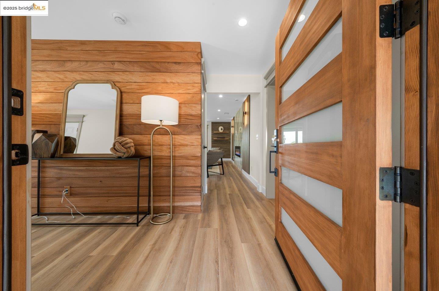 Detail Gallery Image 11 of 60 For 713 Midcrest Way, El Cerrito,  CA 94530 - 4 Beds | 4/1 Baths