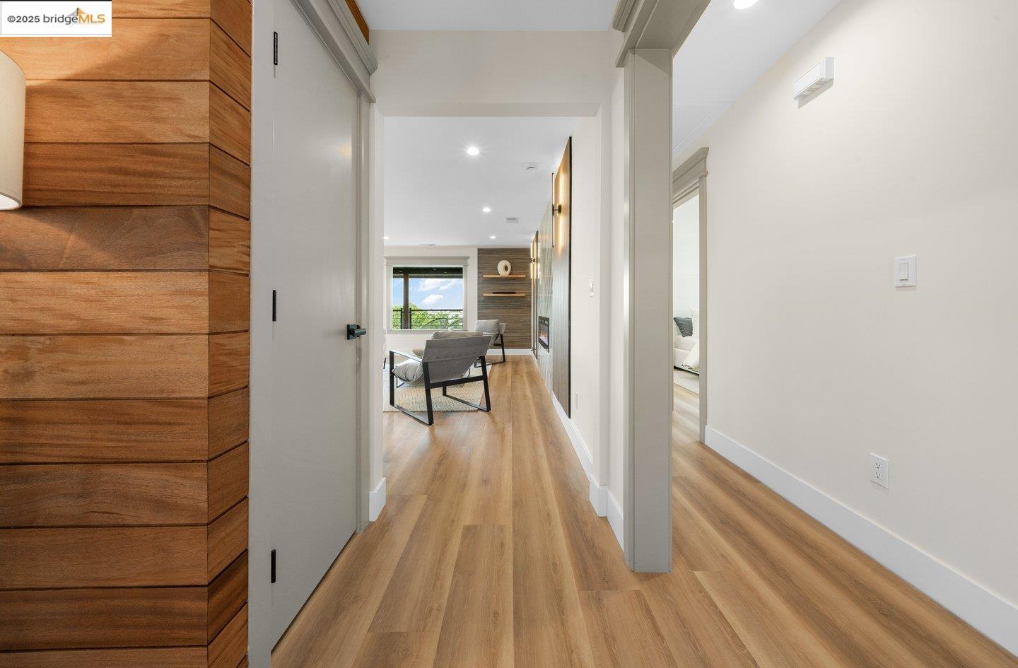 Detail Gallery Image 13 of 60 For 713 Midcrest Way, El Cerrito,  CA 94530 - 4 Beds | 4/1 Baths