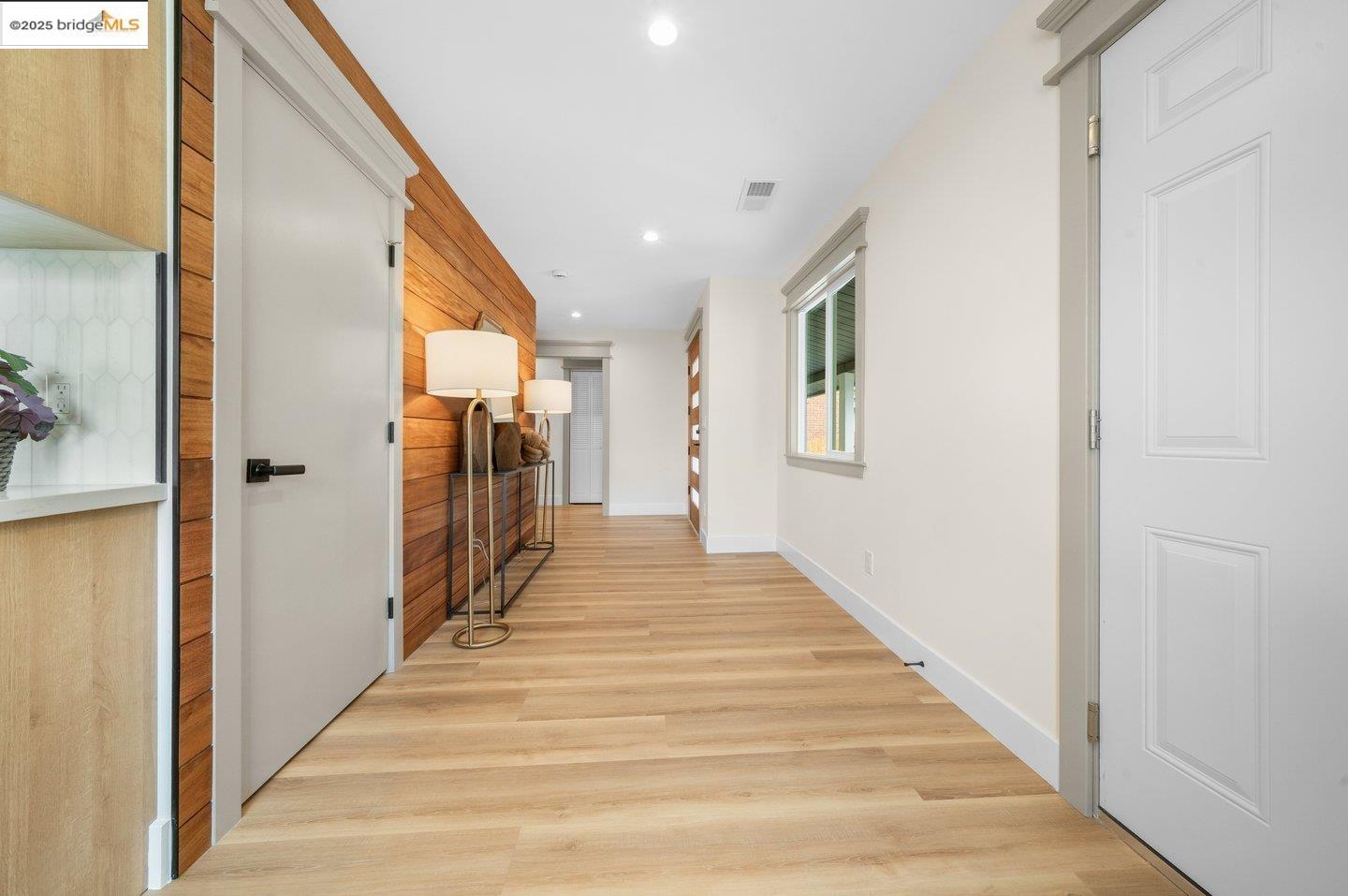 Detail Gallery Image 14 of 60 For 713 Midcrest Way, El Cerrito,  CA 94530 - 4 Beds | 4/1 Baths