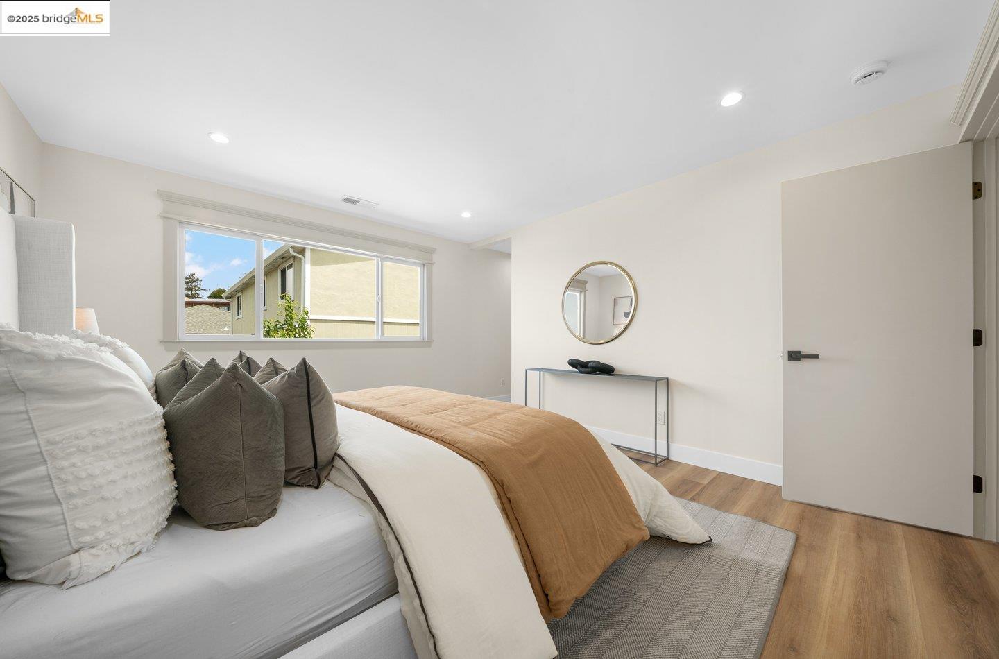 Detail Gallery Image 34 of 60 For 713 Midcrest Way, El Cerrito,  CA 94530 - 4 Beds | 4/1 Baths