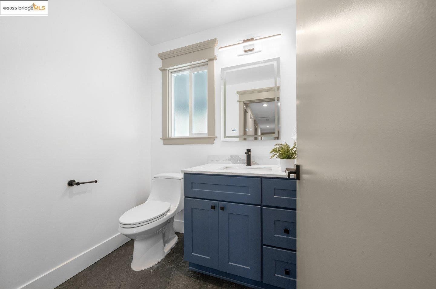 Detail Gallery Image 37 of 60 For 713 Midcrest Way, El Cerrito,  CA 94530 - 4 Beds | 4/1 Baths