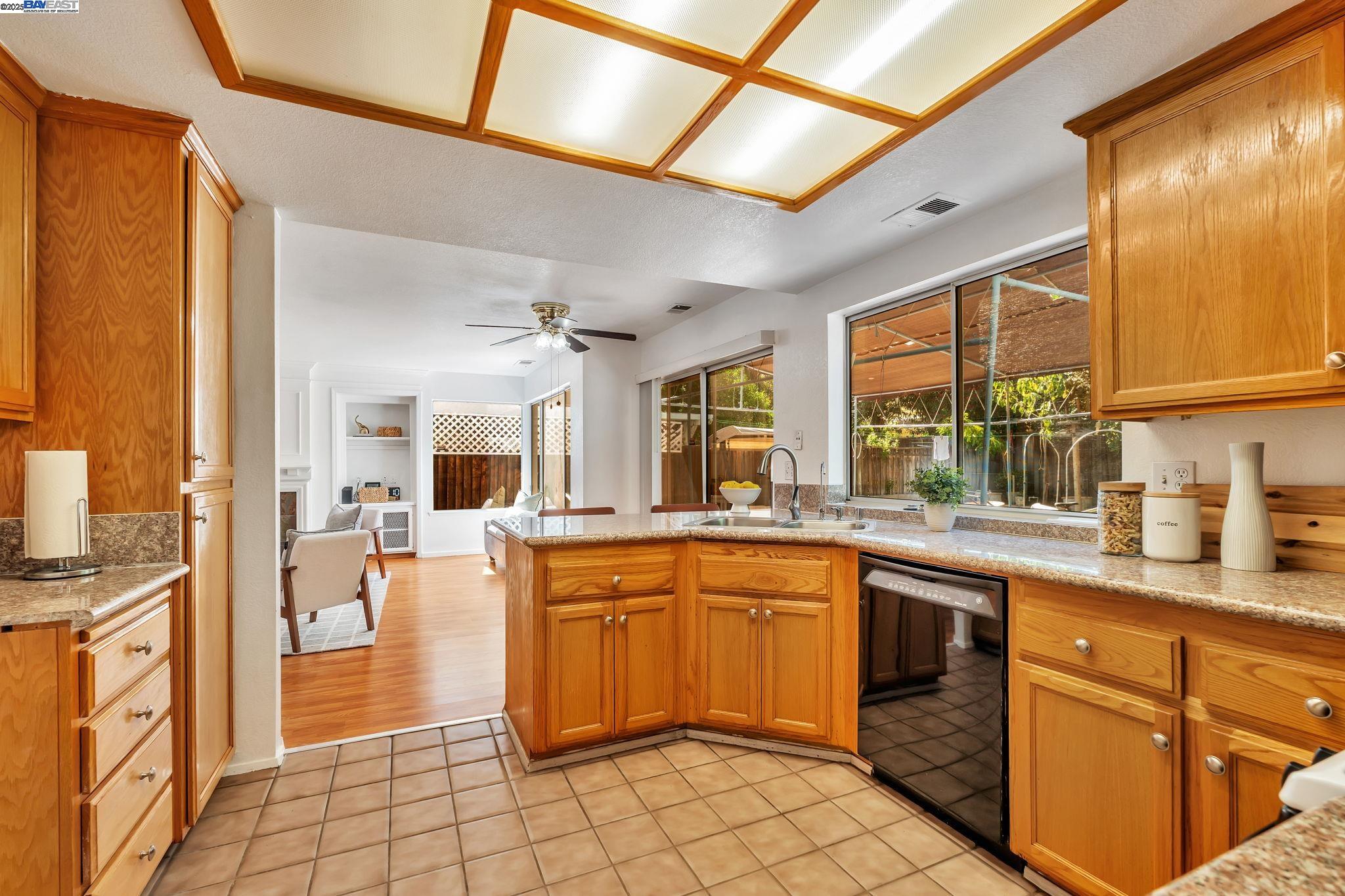 Detail Gallery Image 15 of 49 For 840 Menay Dr, Tracy,  CA 95376 - 4 Beds | 2/1 Baths