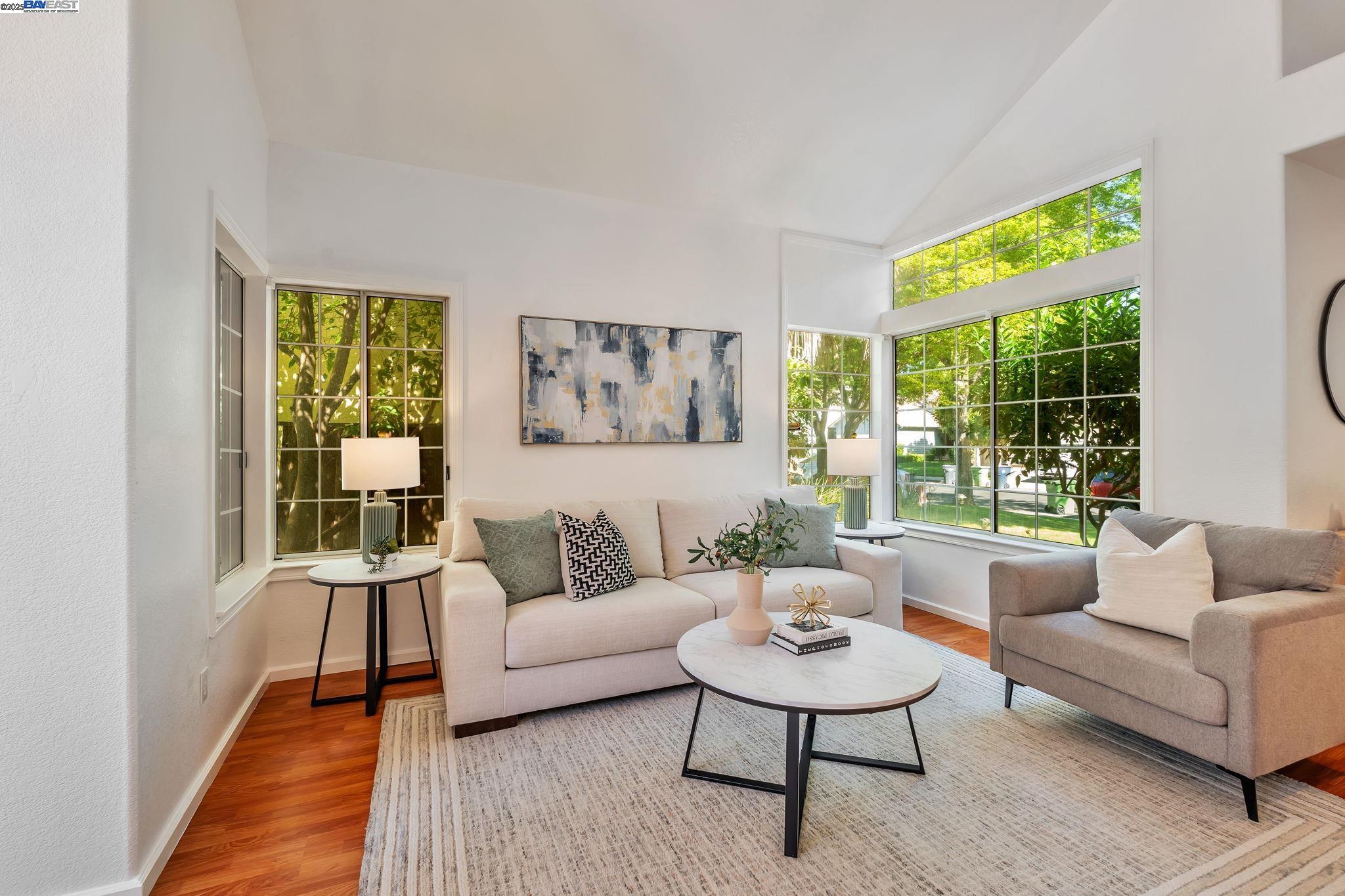 Detail Gallery Image 8 of 49 For 840 Menay Dr, Tracy,  CA 95376 - 4 Beds | 2/1 Baths