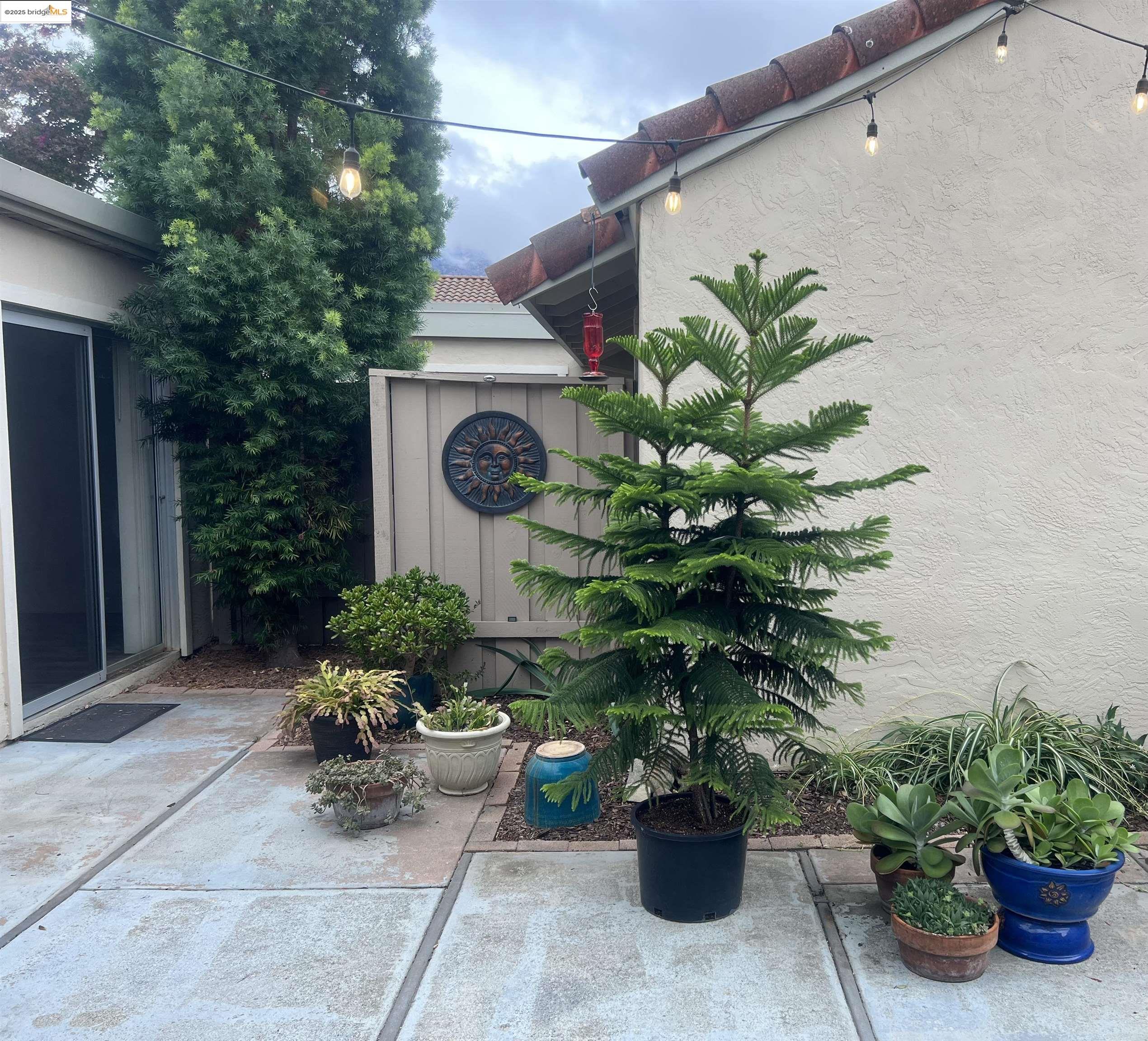 14 Long Creek Cir, Clayton, California 94517, 2 Bedrooms Bedrooms, 6 Rooms Rooms,2 BathroomsBathrooms,Residential Lease,For Rent,14 Long Creek Cir,41102716