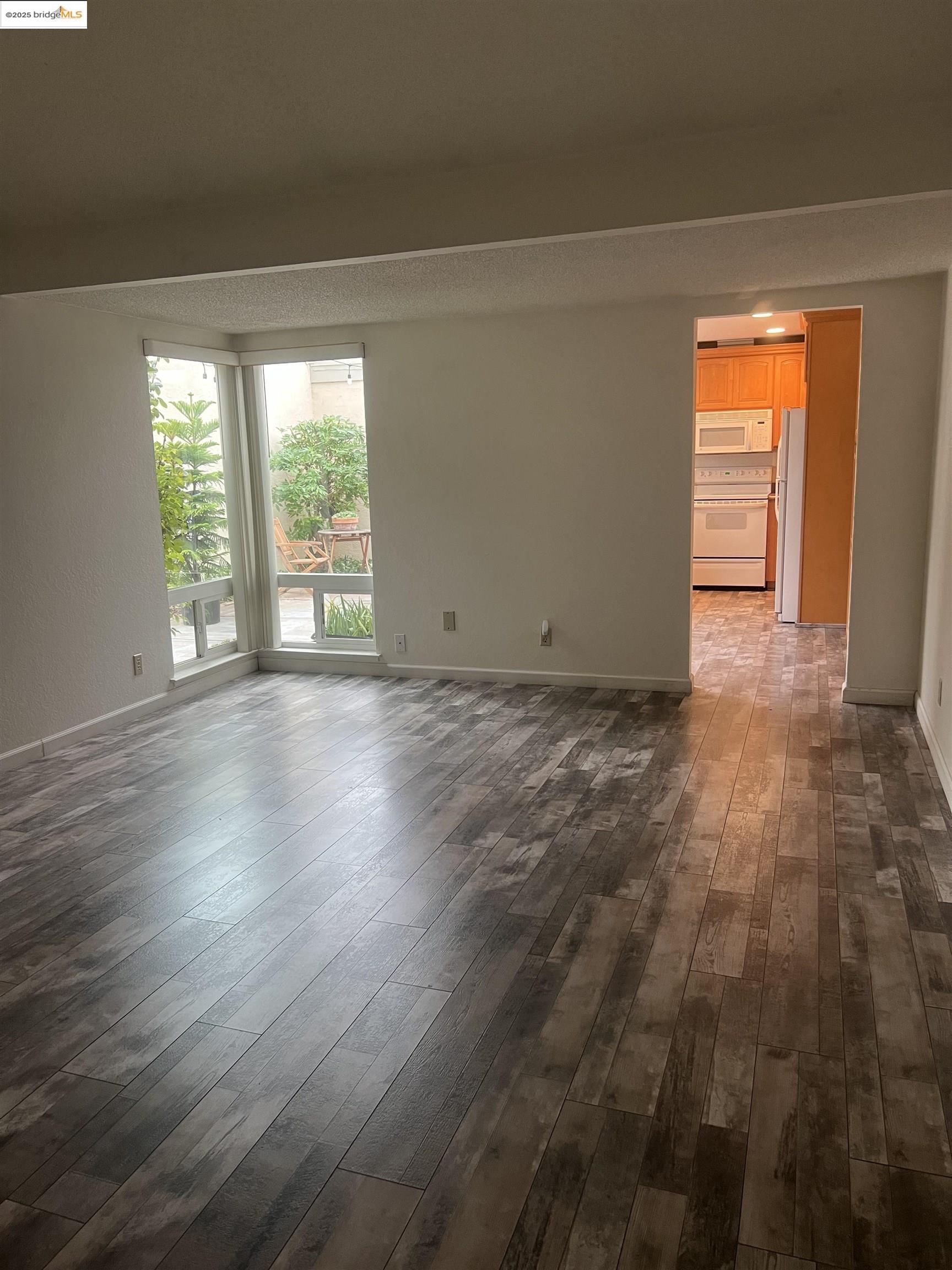 14 Long Creek Cir, Clayton, California 94517, 2 Bedrooms Bedrooms, 6 Rooms Rooms,2 BathroomsBathrooms,Residential Lease,For Rent,14 Long Creek Cir,41102716