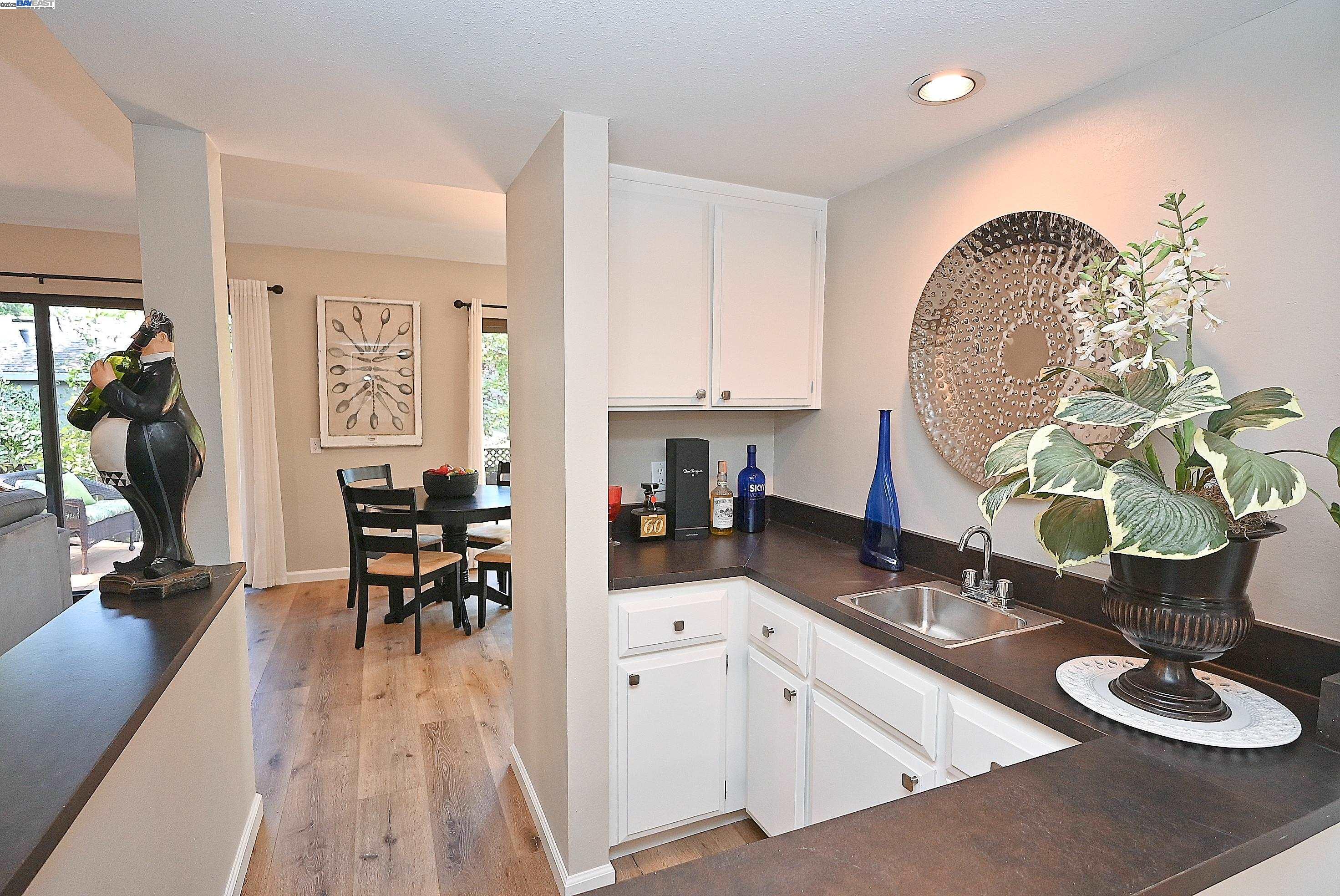 Detail Gallery Image 14 of 31 For 241 Belaire Ct, Danville,  CA 94526 - 4 Beds | 2/1 Baths