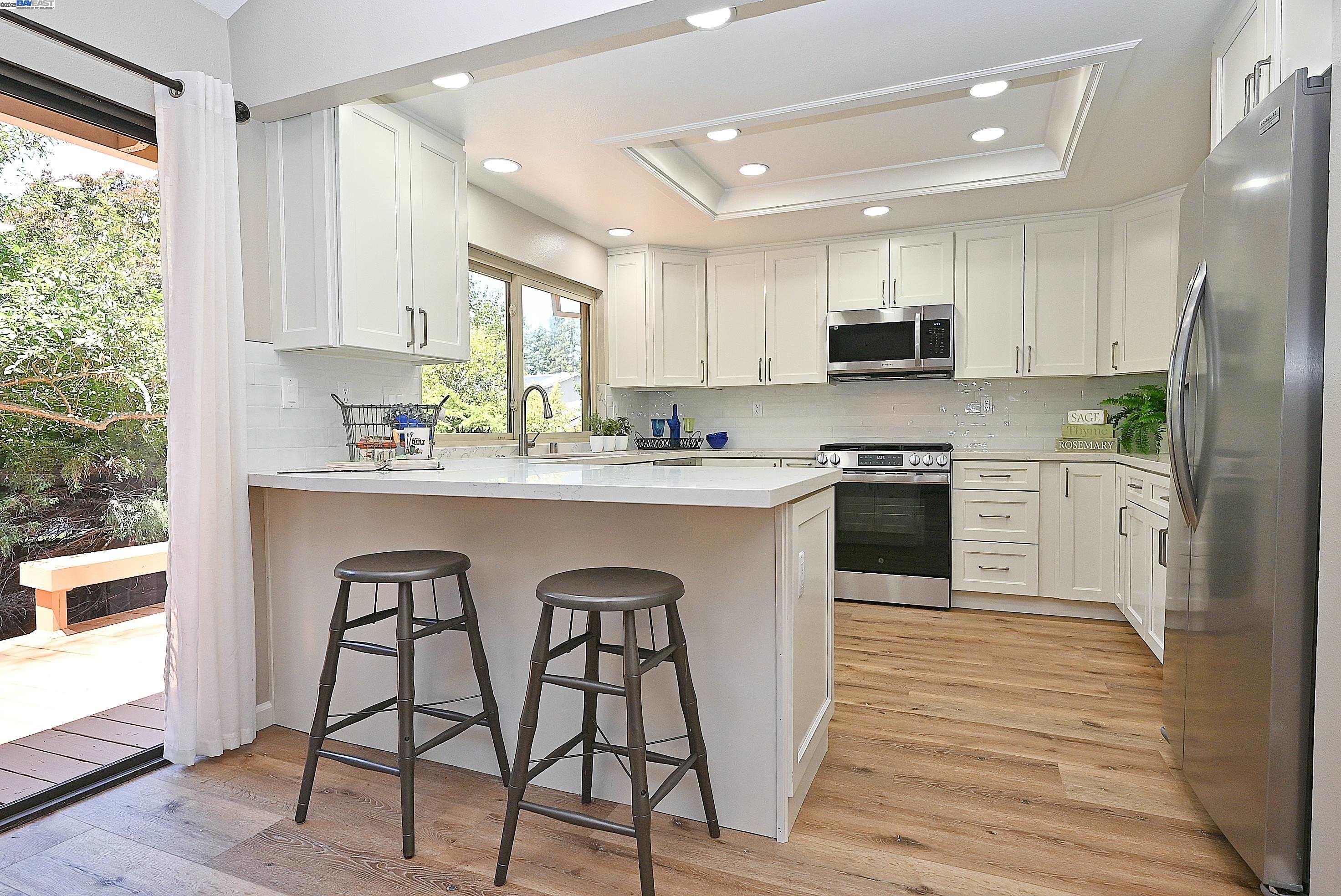 Detail Gallery Image 3 of 31 For 241 Belaire Ct, Danville,  CA 94526 - 4 Beds | 2/1 Baths