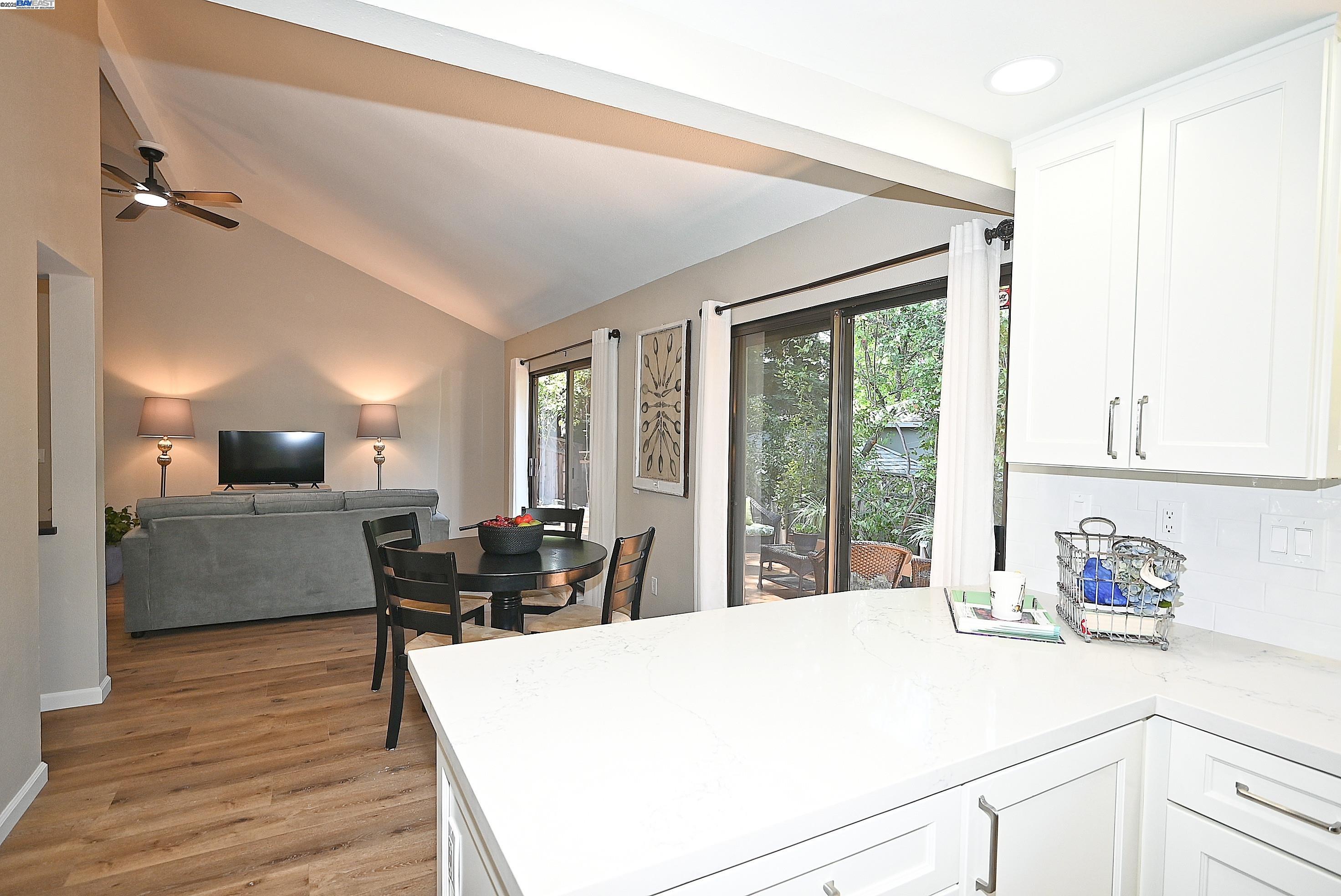 Detail Gallery Image 4 of 31 For 241 Belaire Ct, Danville,  CA 94526 - 4 Beds | 2/1 Baths