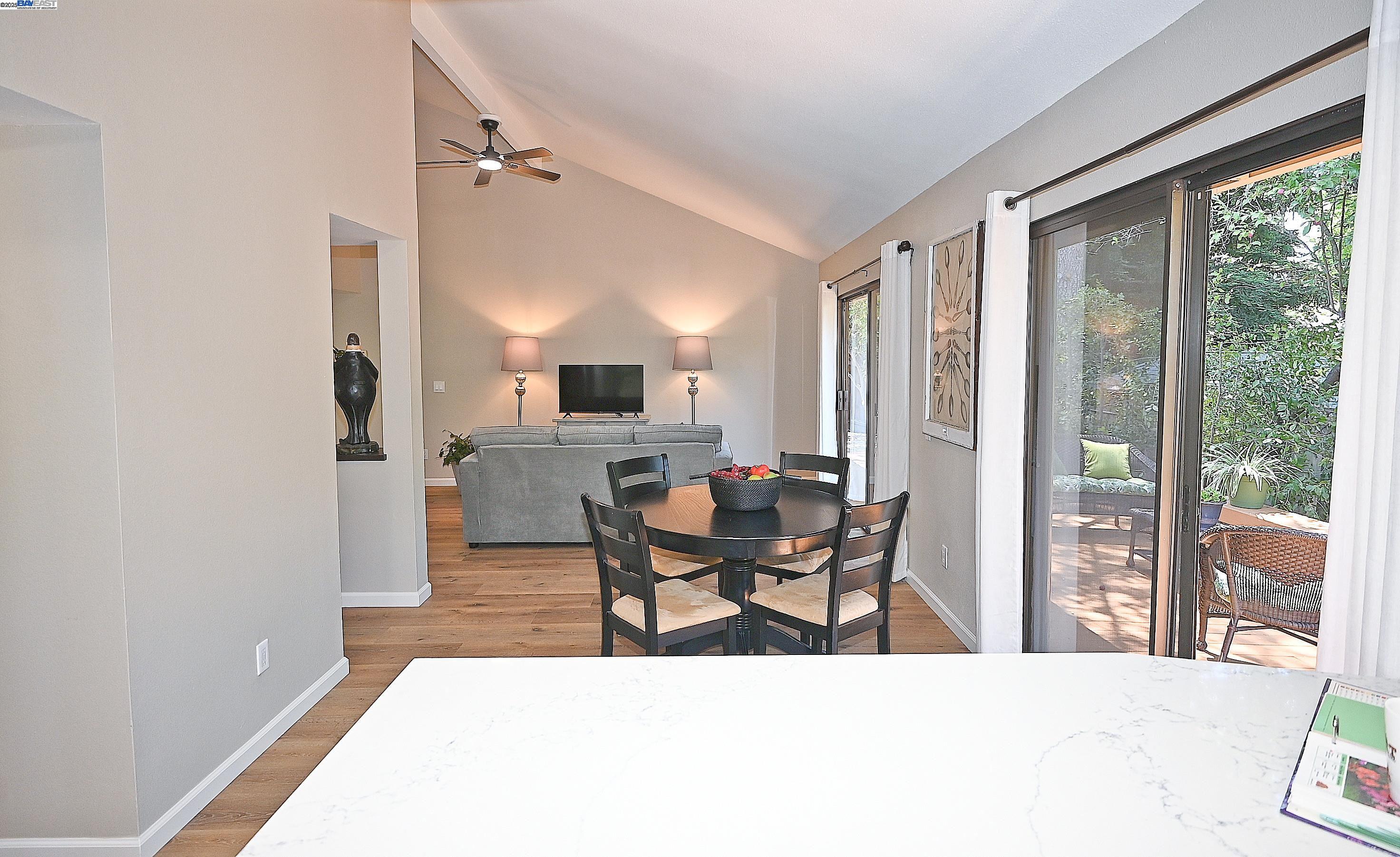 Detail Gallery Image 6 of 31 For 241 Belaire Ct, Danville,  CA 94526 - 4 Beds | 2/1 Baths