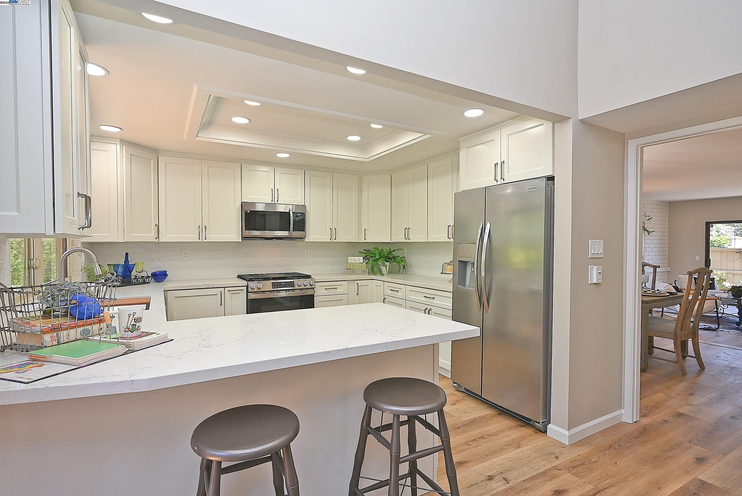 Detail Gallery Image 7 of 31 For 241 Belaire Ct, Danville,  CA 94526 - 4 Beds | 2/1 Baths