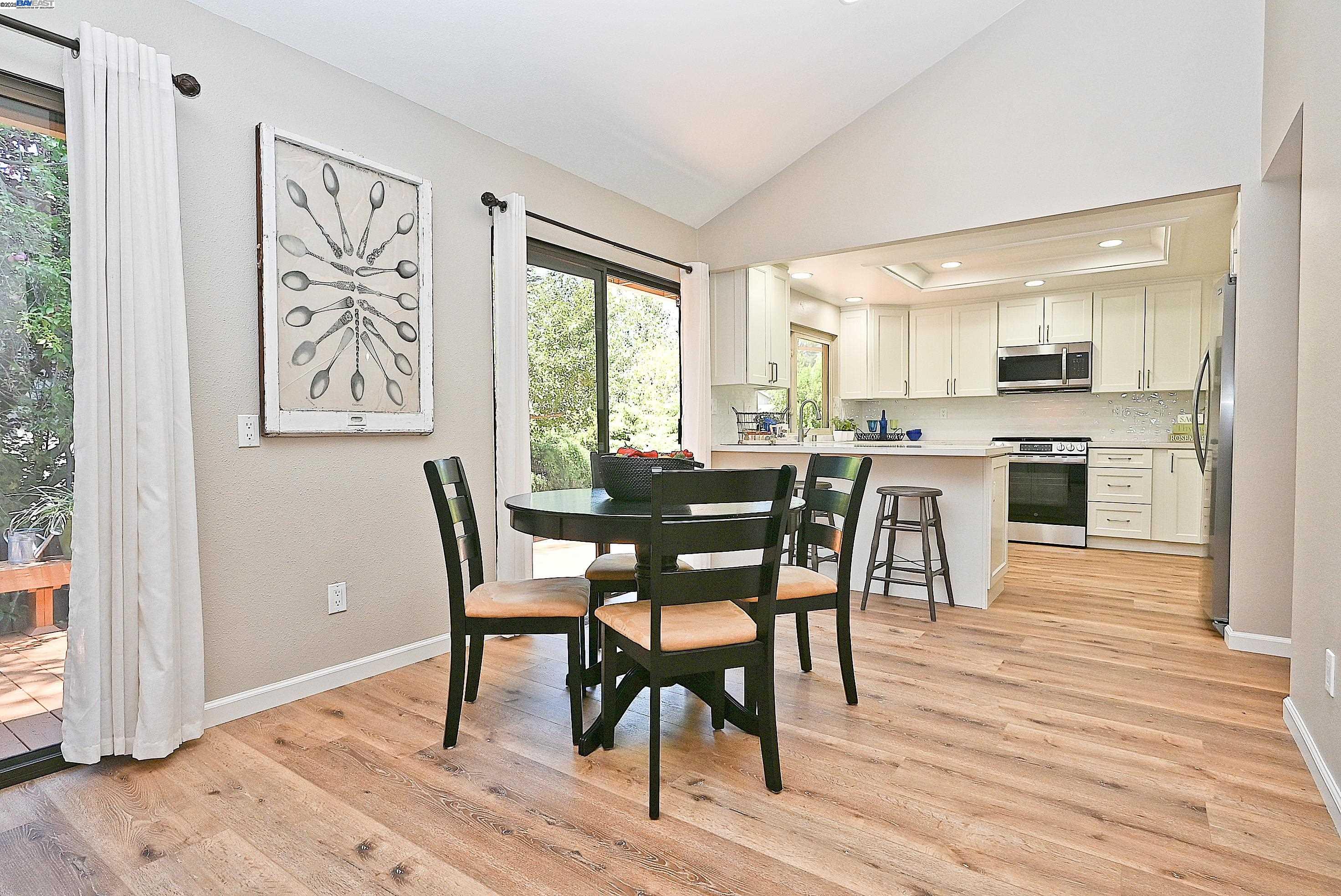 Detail Gallery Image 8 of 31 For 241 Belaire Ct, Danville,  CA 94526 - 4 Beds | 2/1 Baths