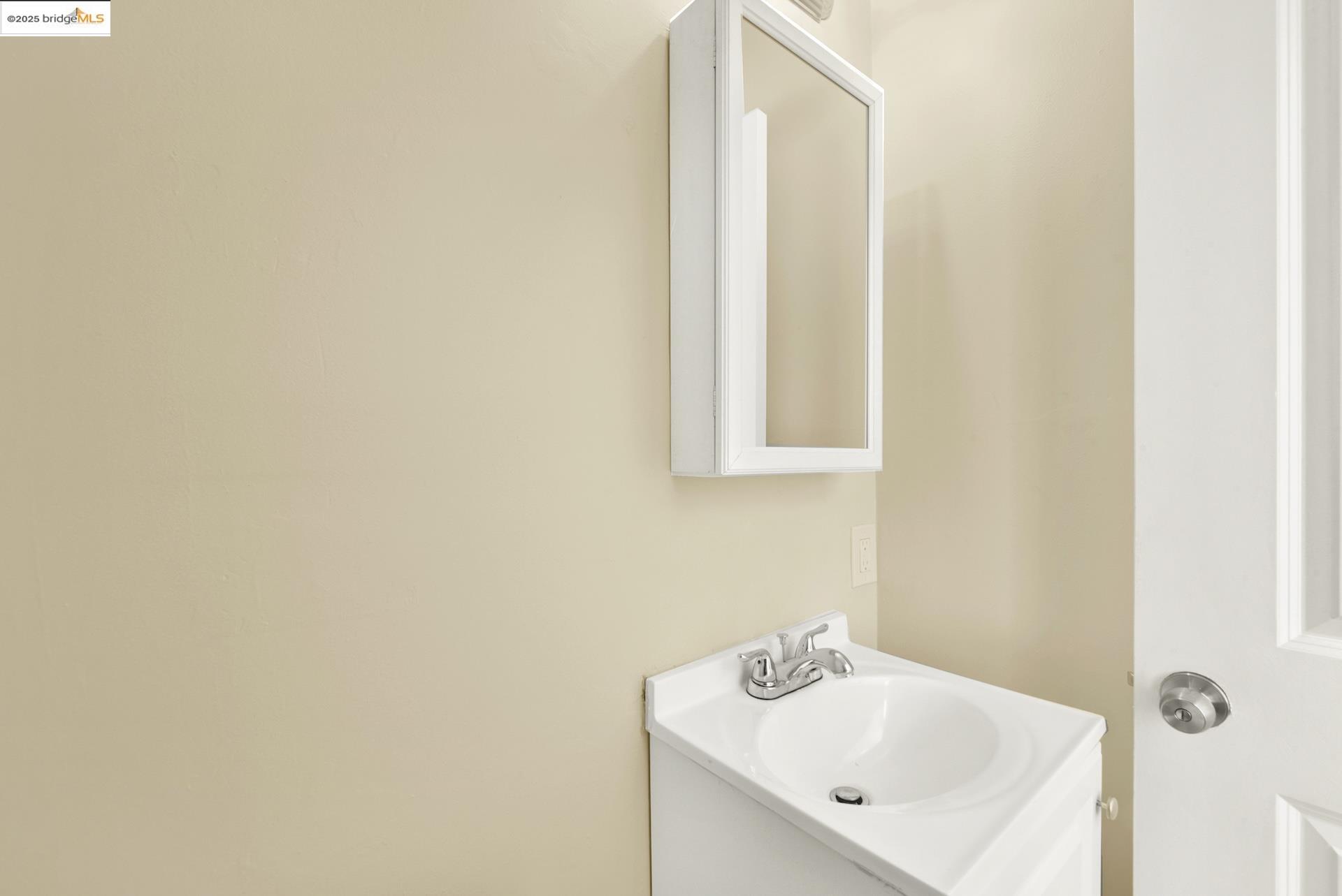 Detail Gallery Image 11 of 47 For 1806 105th Ave, Oakland,  CA 94603 - 3 Beds | 1/1 Baths