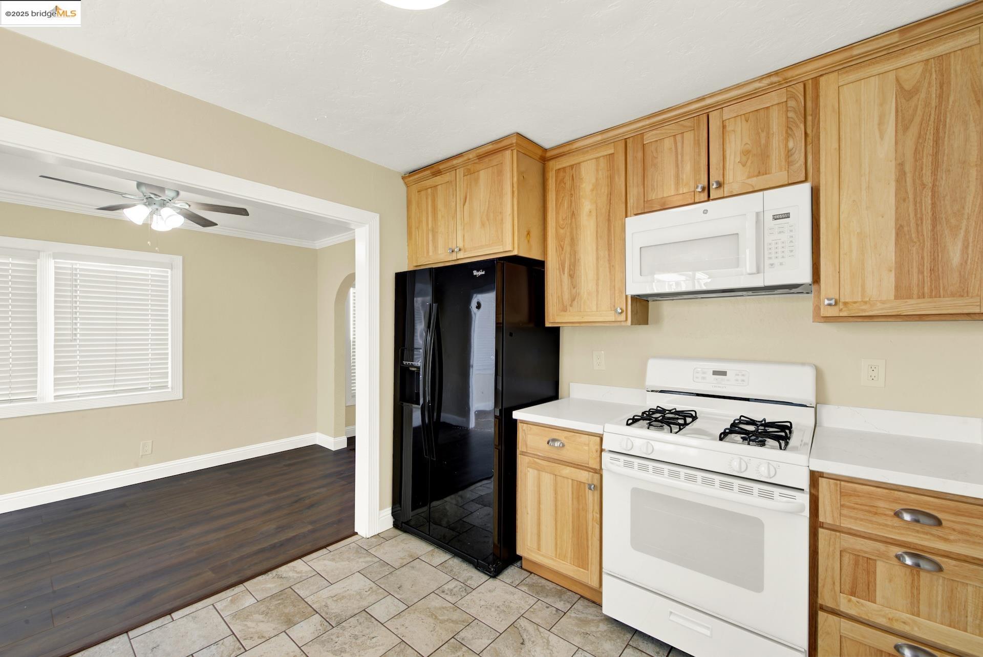 Detail Gallery Image 13 of 47 For 1806 105th Ave, Oakland,  CA 94603 - 3 Beds | 1/1 Baths