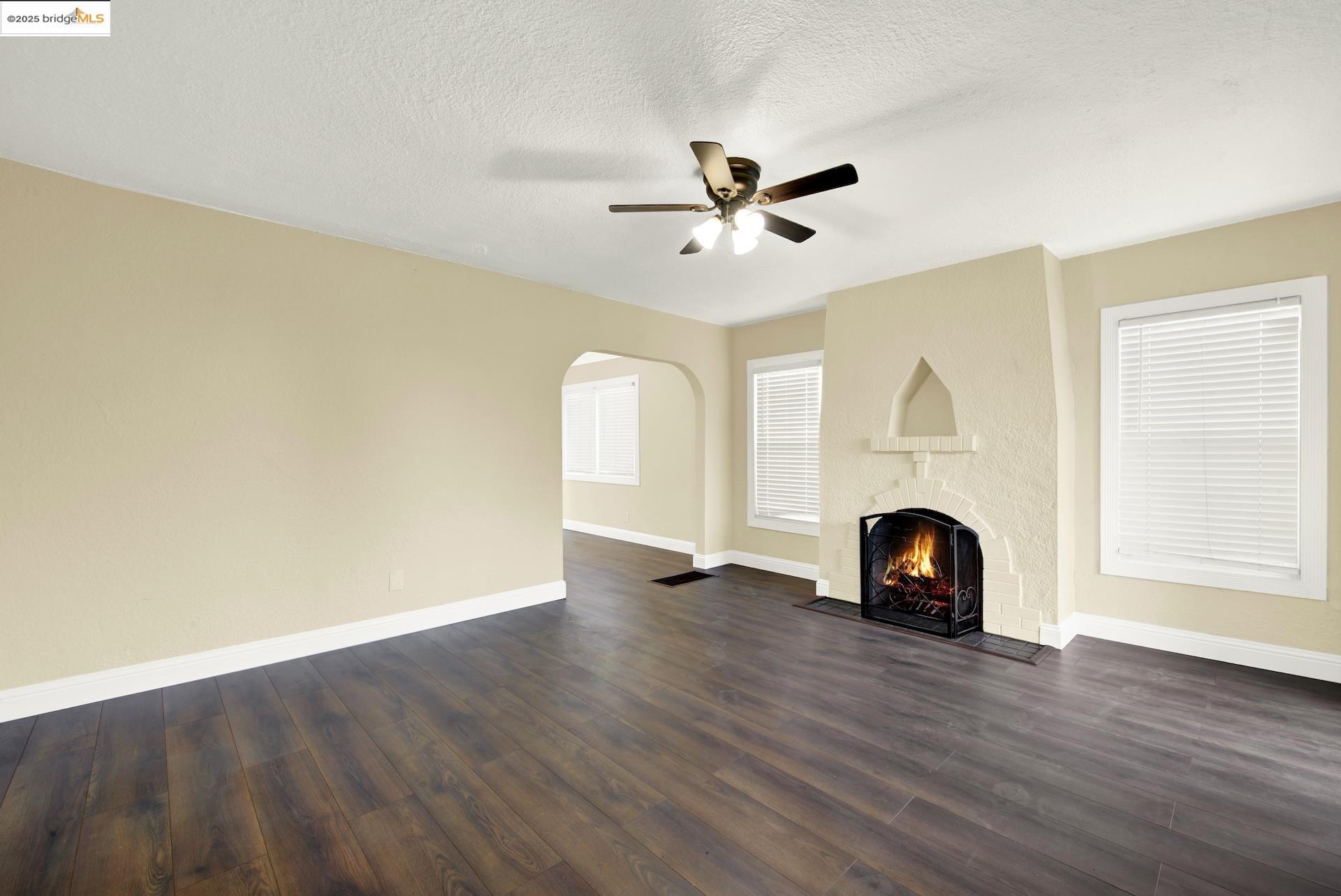 Detail Gallery Image 4 of 47 For 1806 105th Ave, Oakland,  CA 94603 - 3 Beds | 1/1 Baths