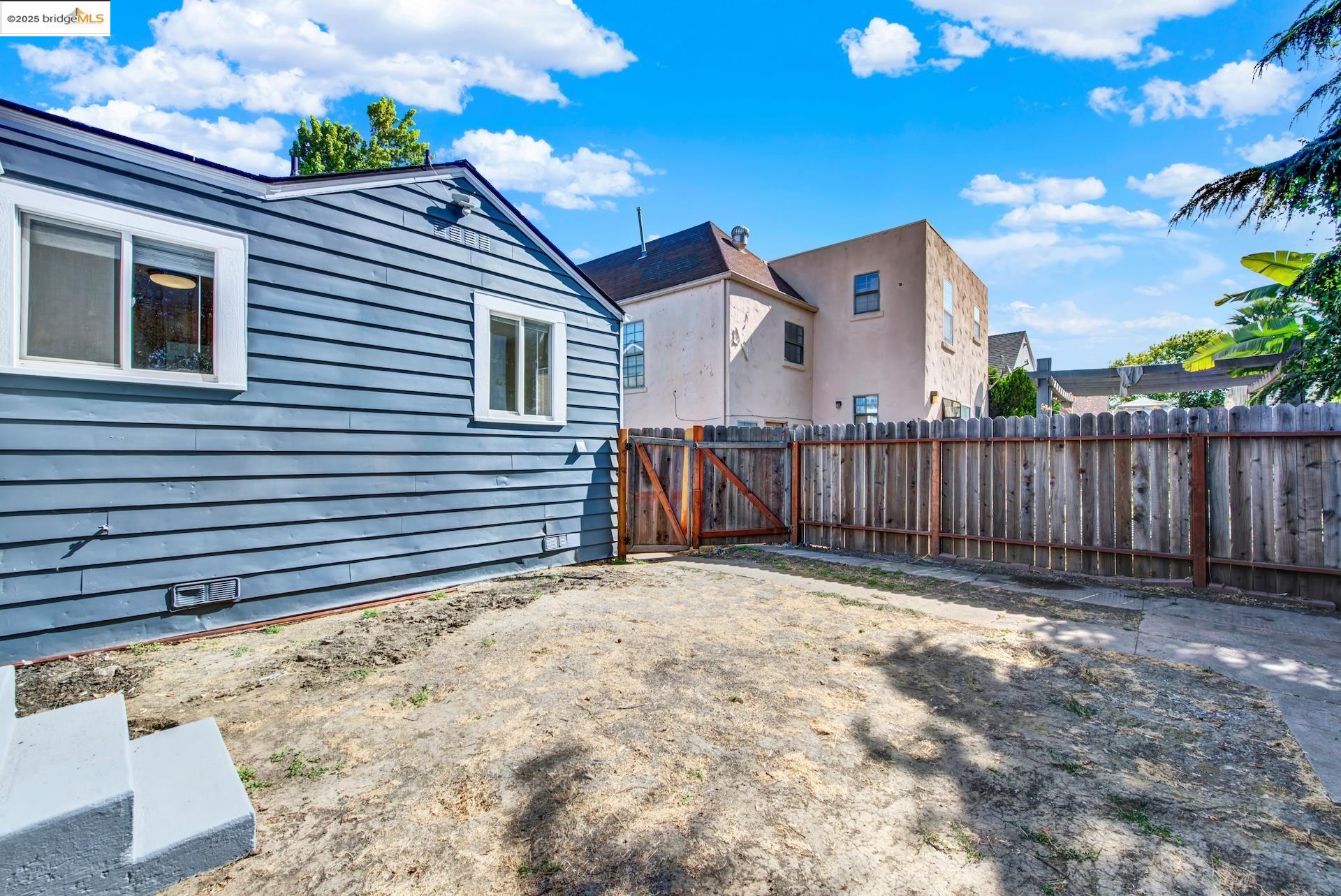 Detail Gallery Image 31 of 47 For 1806 105th Ave, Oakland,  CA 94603 - 3 Beds | 1/1 Baths