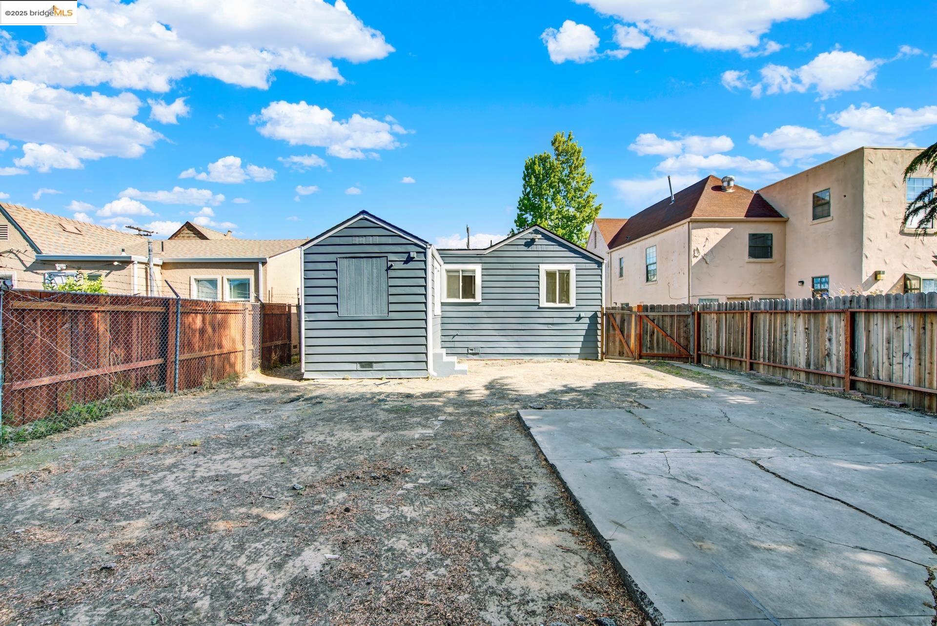 Detail Gallery Image 42 of 47 For 1806 105th Ave, Oakland,  CA 94603 - 3 Beds | 1/1 Baths