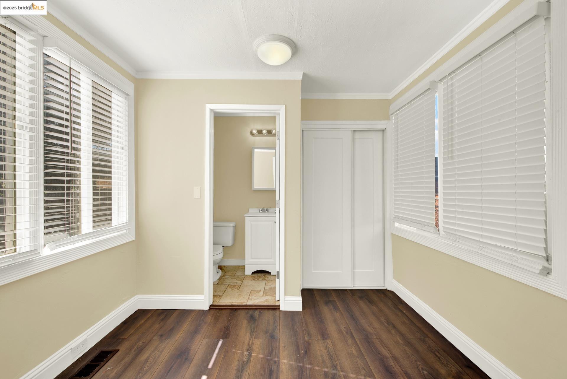 Detail Gallery Image 7 of 47 For 1806 105th Ave, Oakland,  CA 94603 - 3 Beds | 1/1 Baths