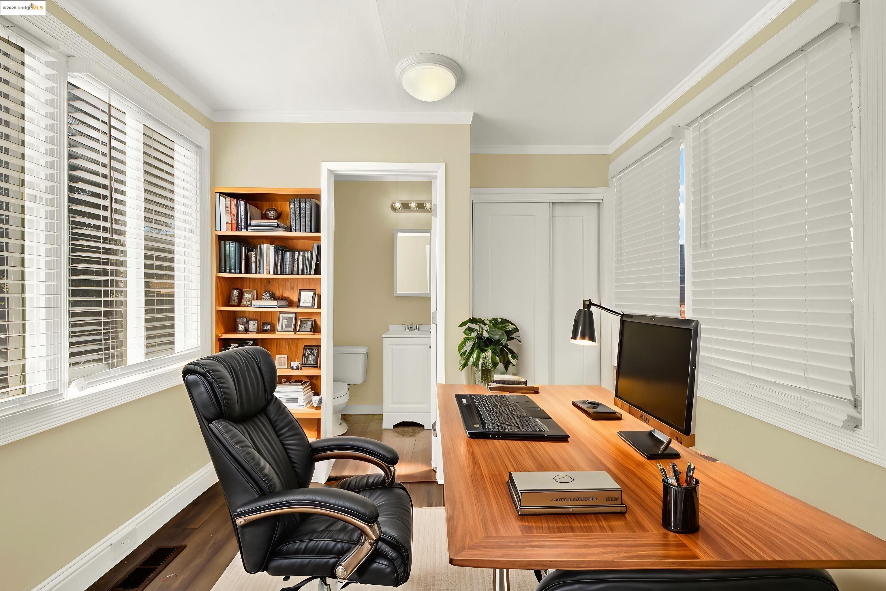 Detail Gallery Image 9 of 47 For 1806 105th Ave, Oakland,  CA 94603 - 3 Beds | 1/1 Baths