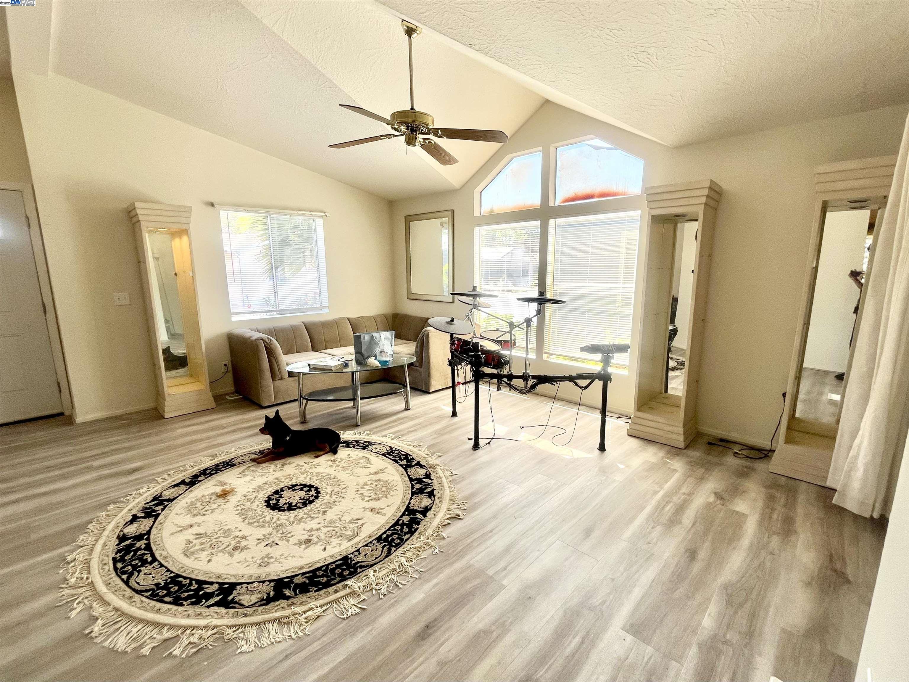 Detail Gallery Image 2 of 13 For 307 Southbay Dr #307,  San Jose,  CA 95134 - 3 Beds | 2 Baths