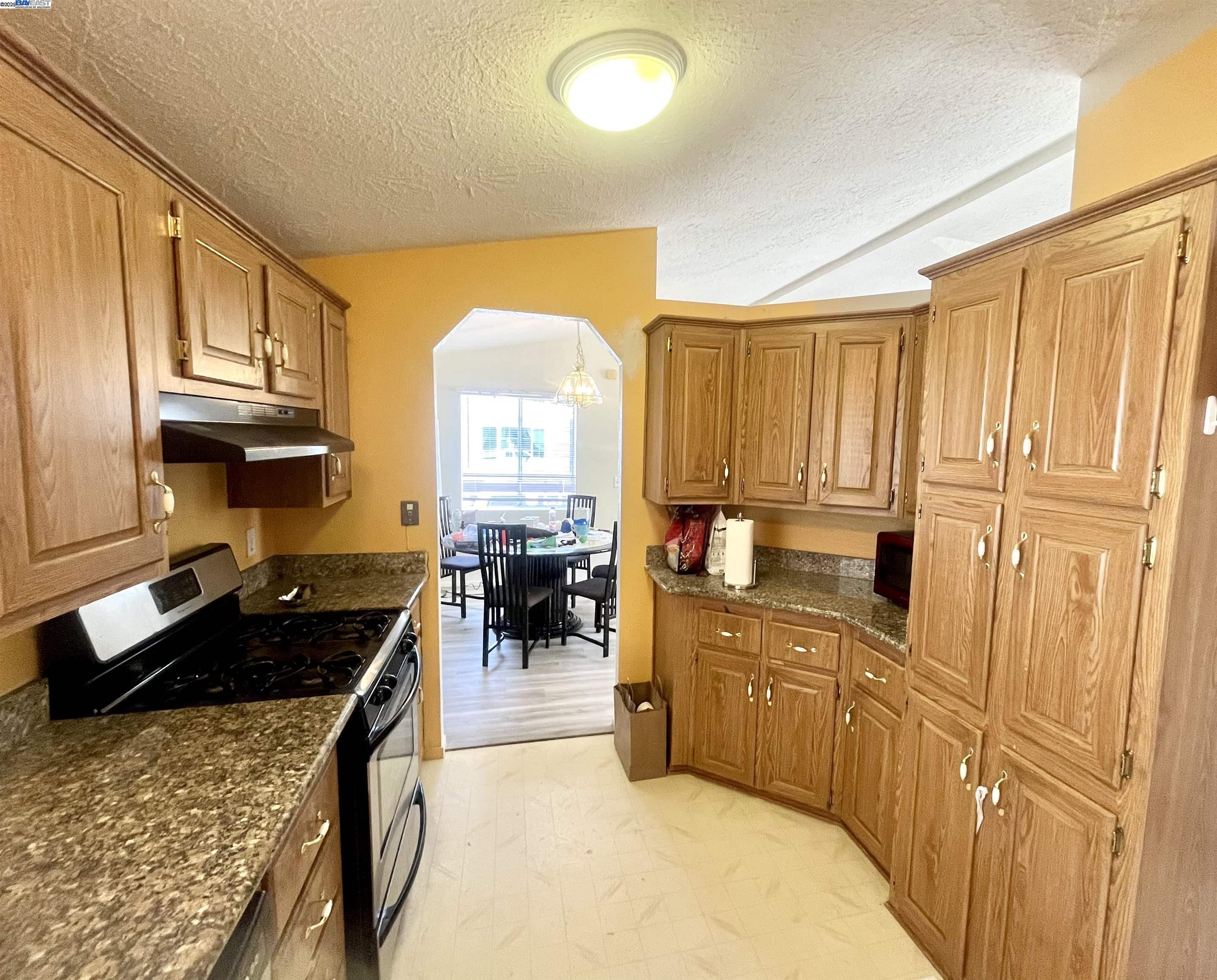 Detail Gallery Image 12 of 13 For 307 Southbay Dr #307,  San Jose,  CA 95134 - 3 Beds | 2 Baths