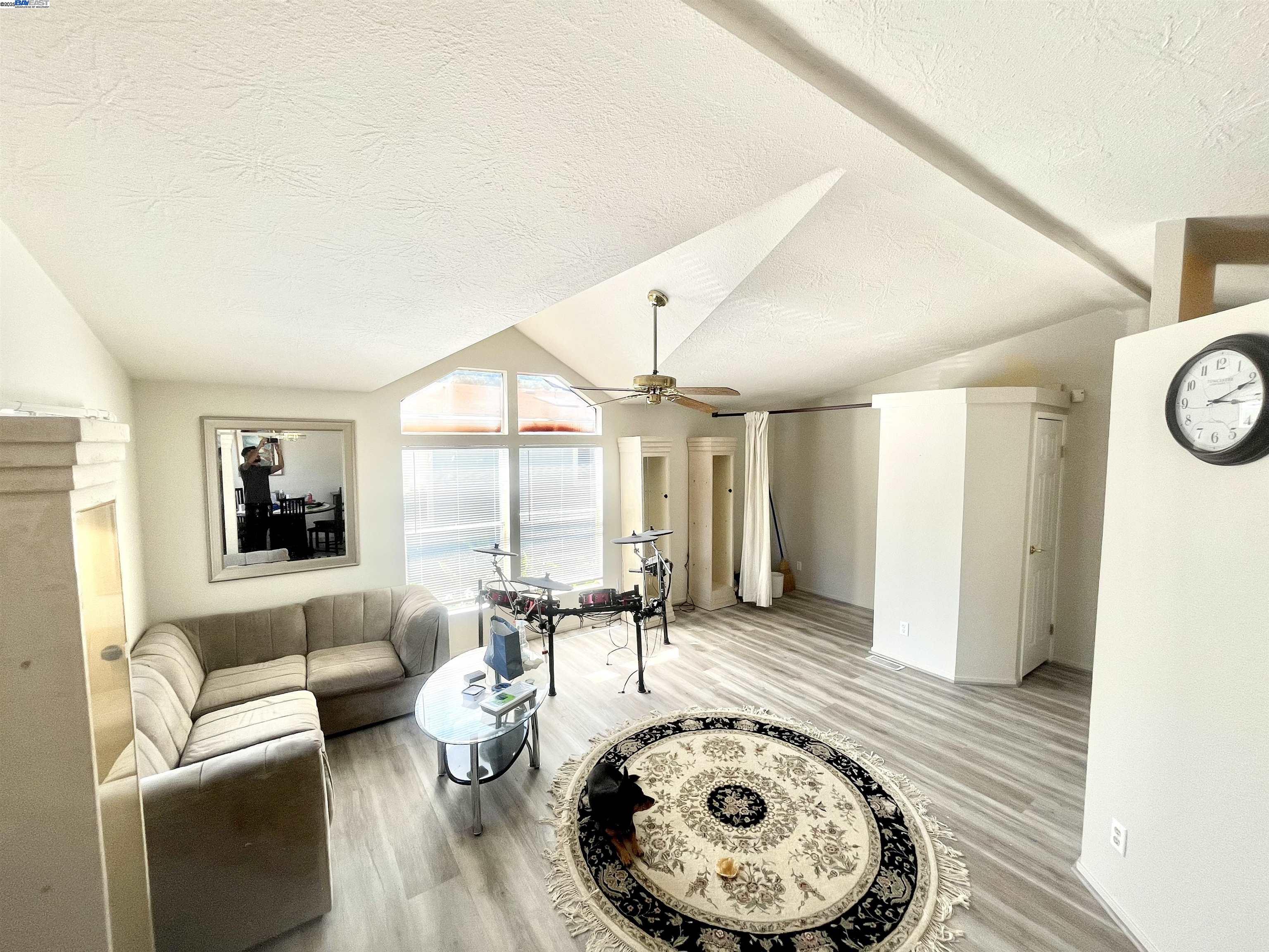 Detail Gallery Image 3 of 13 For 307 Southbay Dr #307,  San Jose,  CA 95134 - 3 Beds | 2 Baths