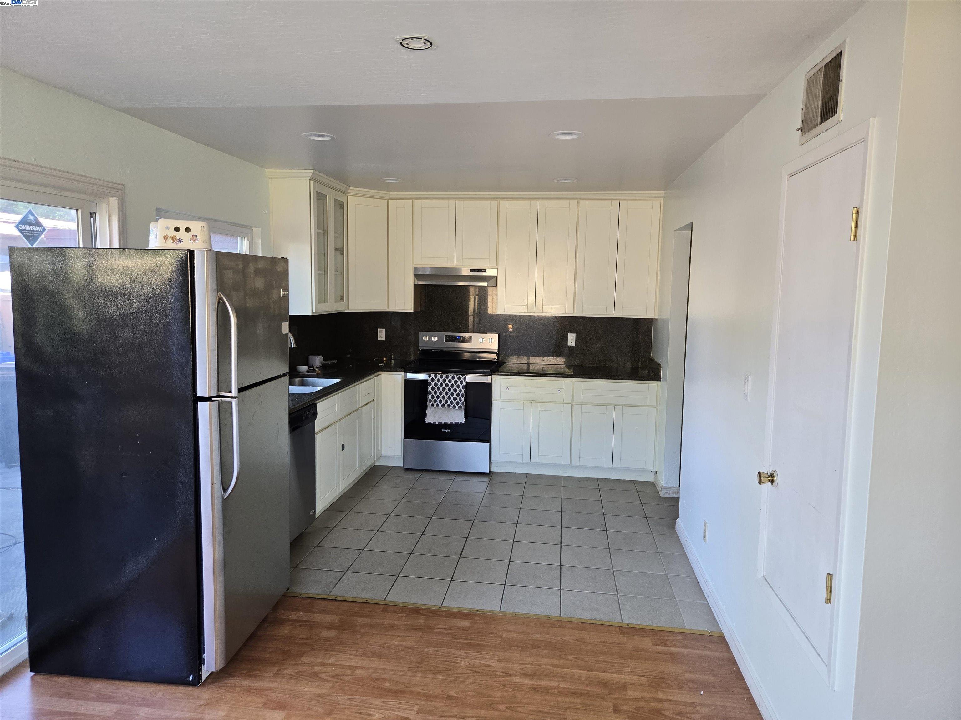 Photo #7: 41102737 Listing: Photo #7