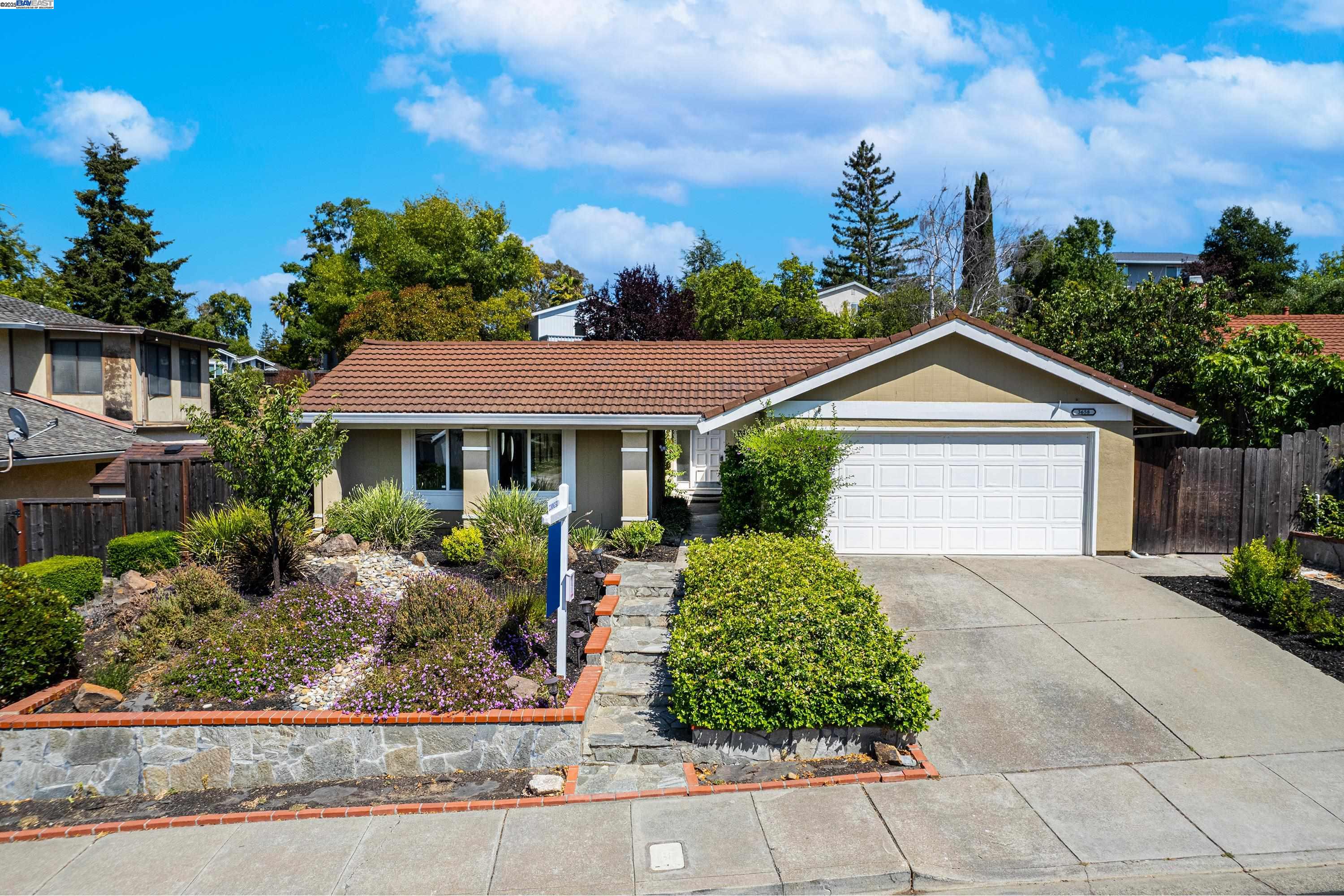 Detail Gallery Image 2 of 53 For 3658 Touriga Dr, Pleasanton,  CA 94566 - 4 Beds | 2 Baths