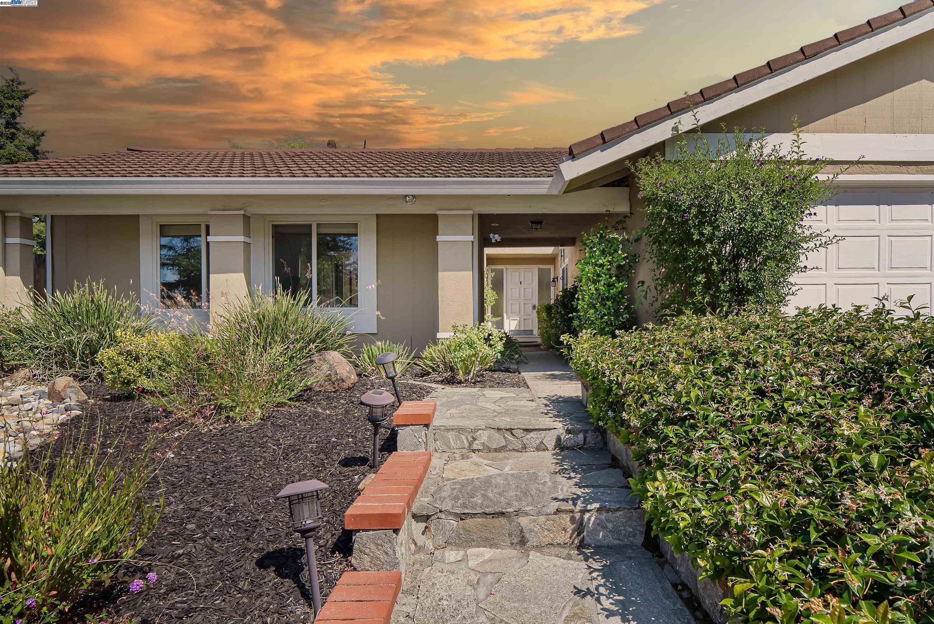 Detail Gallery Image 3 of 53 For 3658 Touriga Dr, Pleasanton,  CA 94566 - 4 Beds | 2 Baths