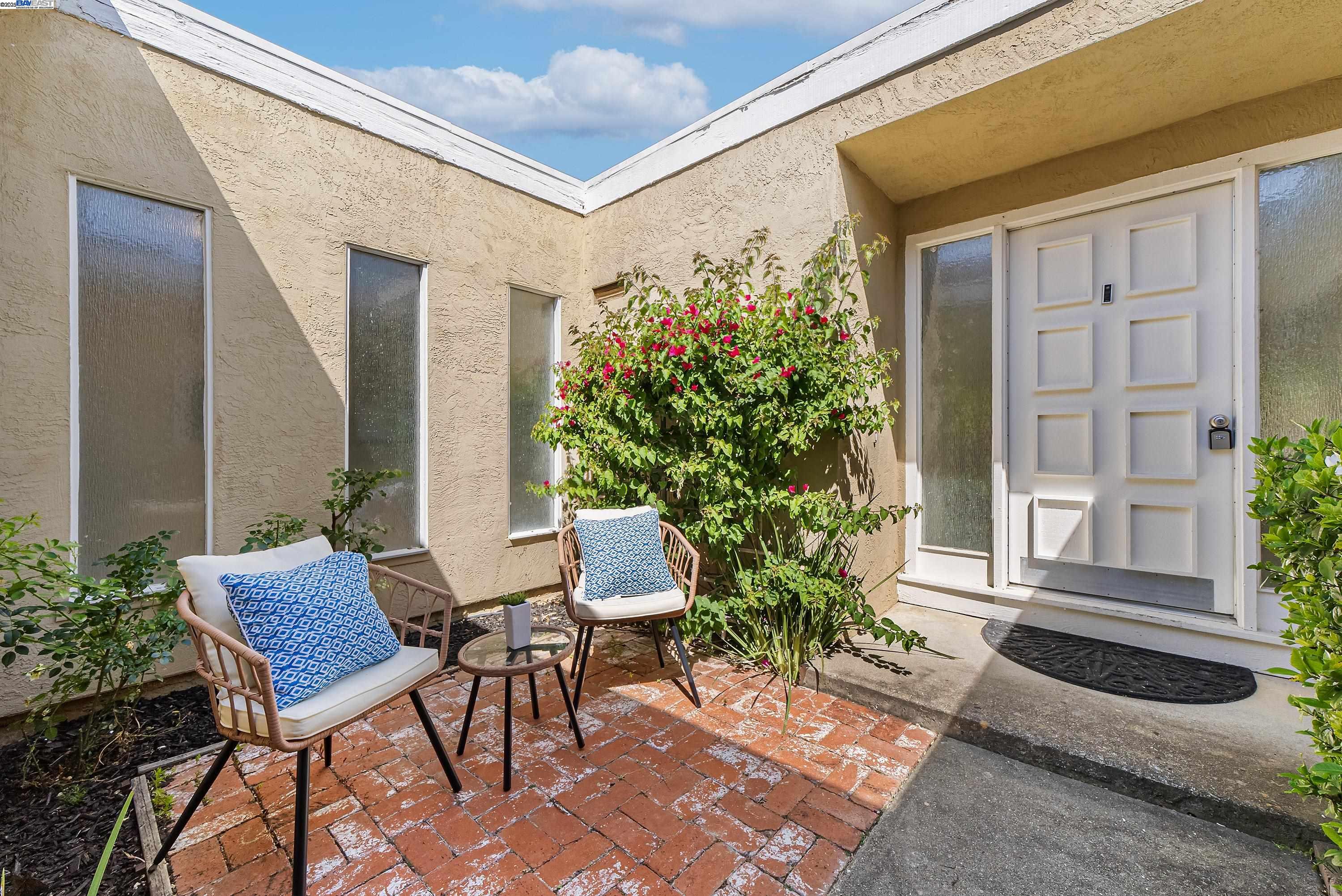 Detail Gallery Image 4 of 53 For 3658 Touriga Dr, Pleasanton,  CA 94566 - 4 Beds | 2 Baths
