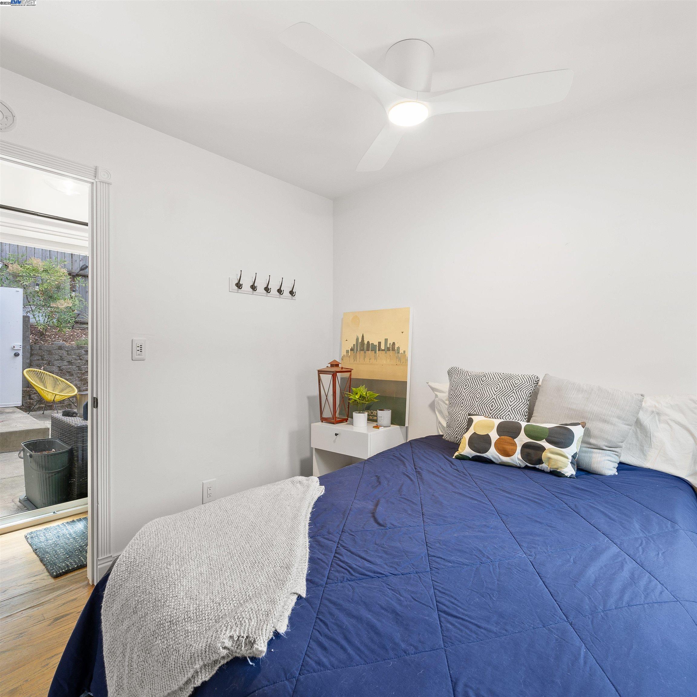Detail Gallery Image 12 of 38 For 2647 Monterey Blvd, Oakland,  CA 94602 - 3 Beds | 3 Baths