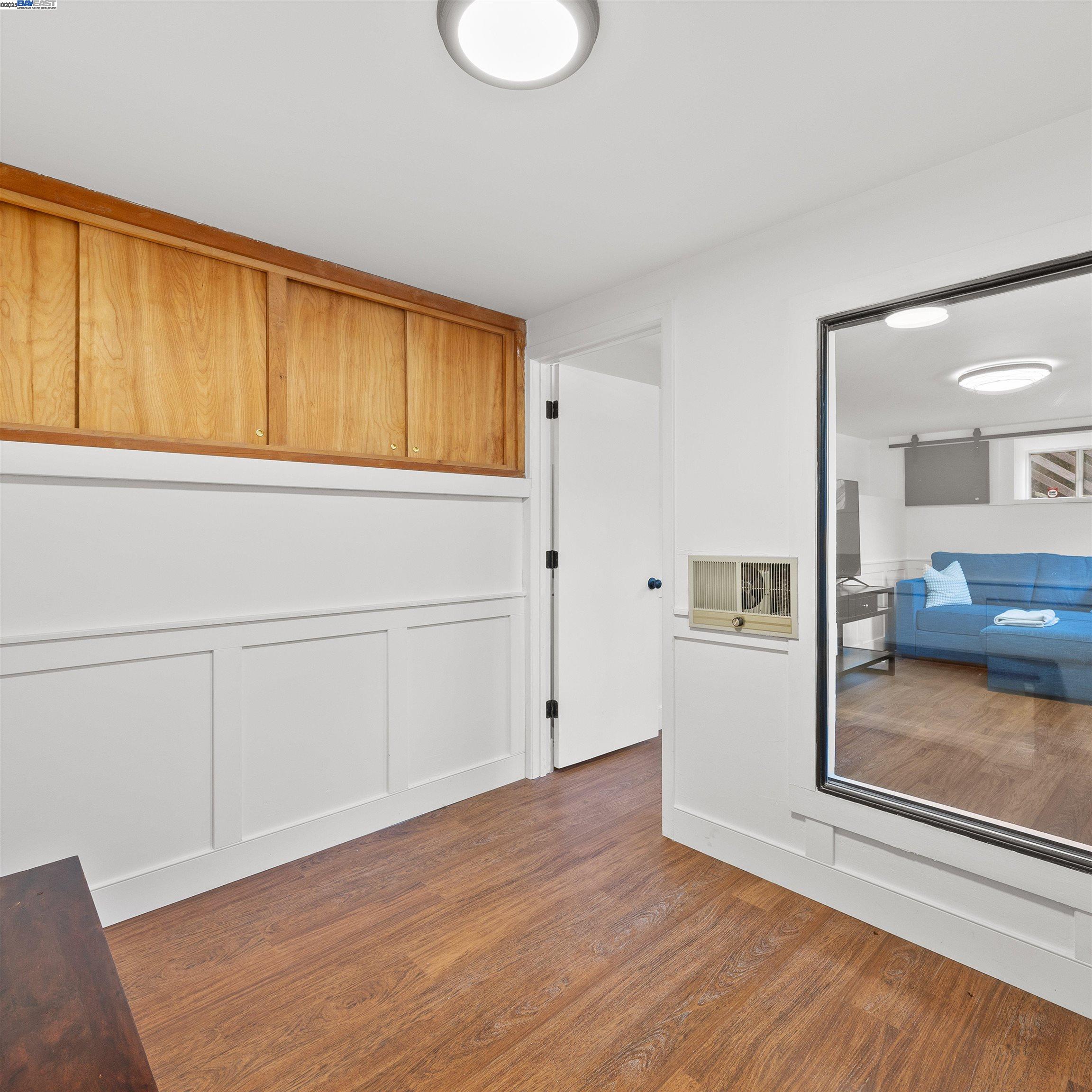 Detail Gallery Image 25 of 38 For 2647 Monterey Blvd, Oakland,  CA 94602 - 3 Beds | 3 Baths
