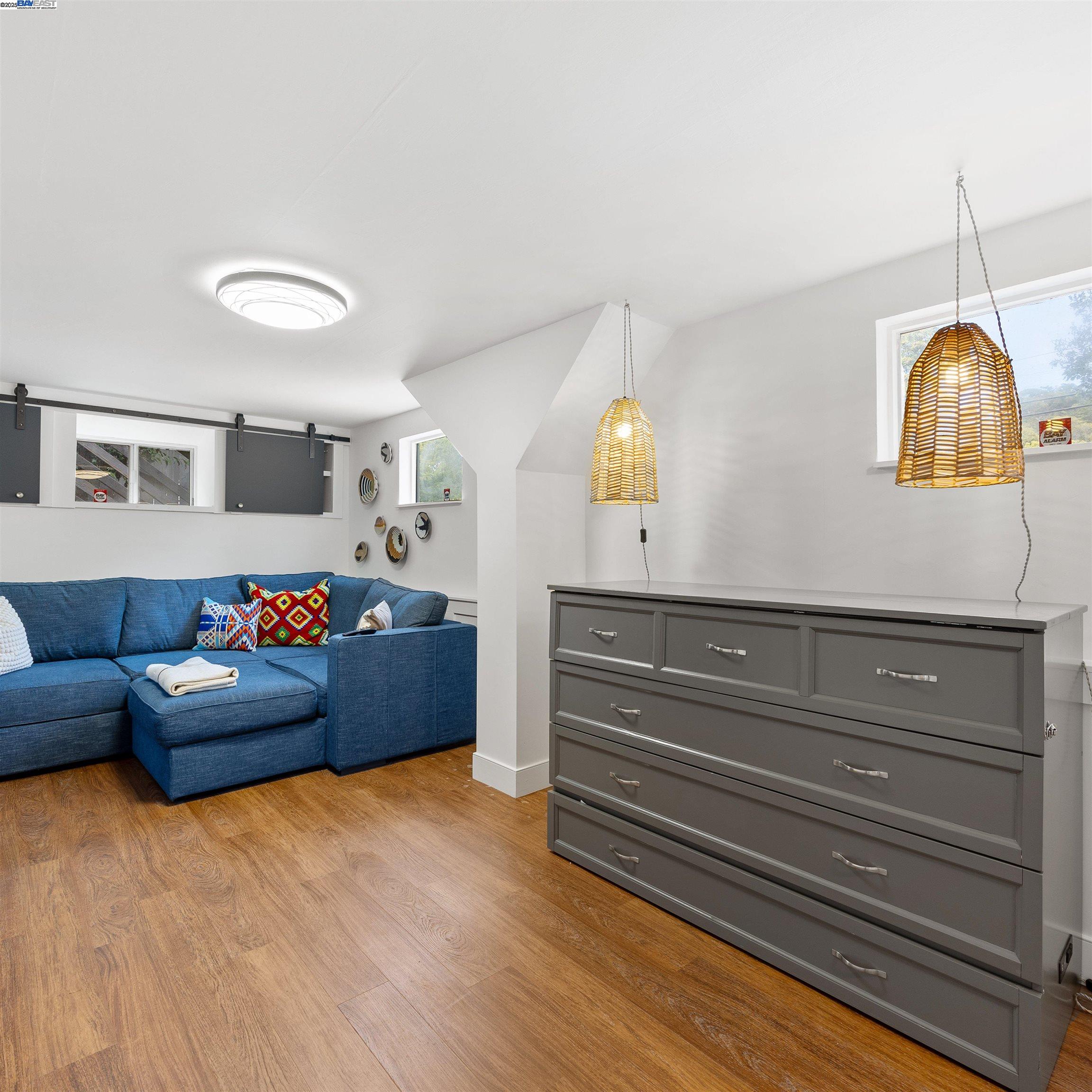 Detail Gallery Image 26 of 38 For 2647 Monterey Blvd, Oakland,  CA 94602 - 3 Beds | 3 Baths
